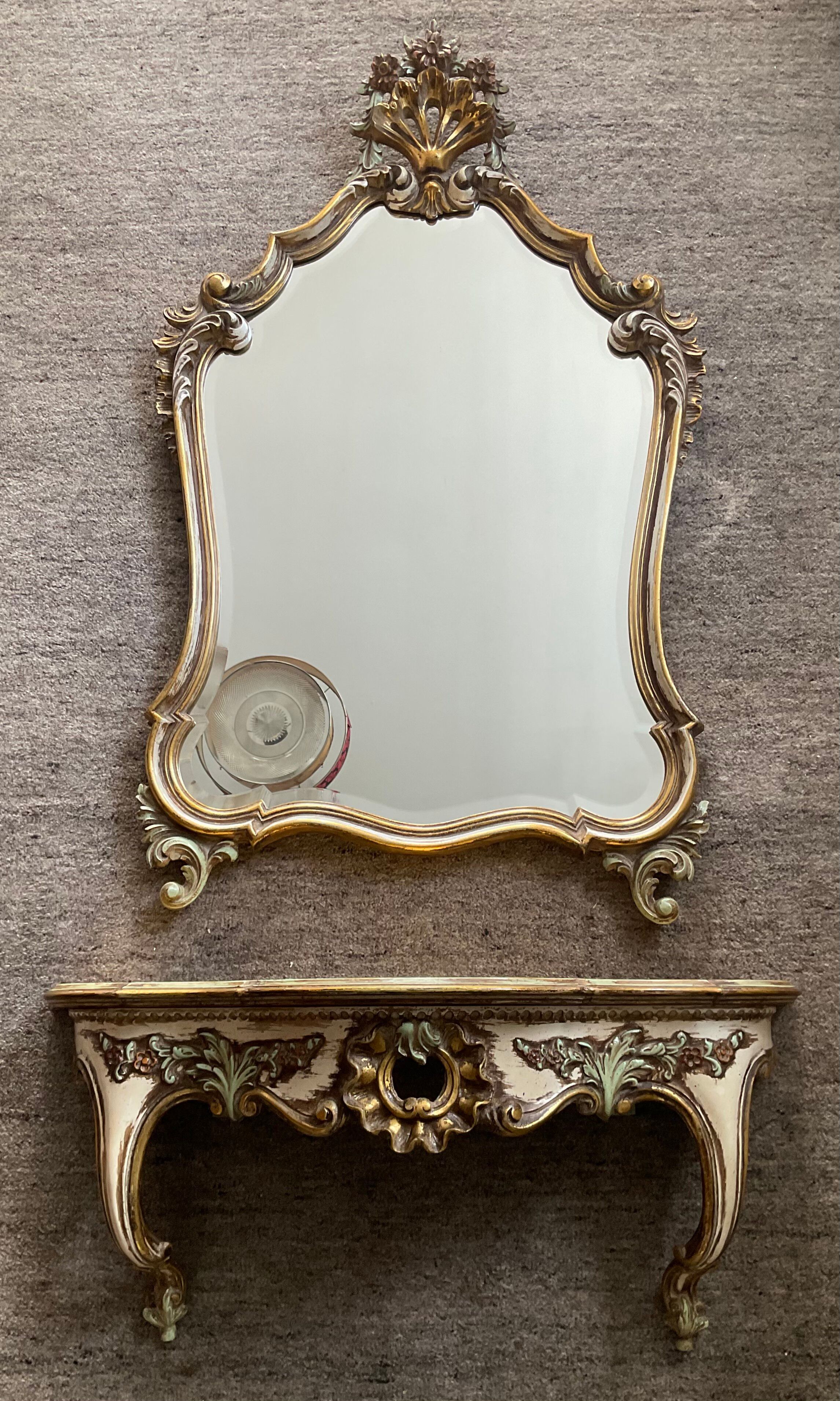 Ancien miroir et console murale en bois sculpté