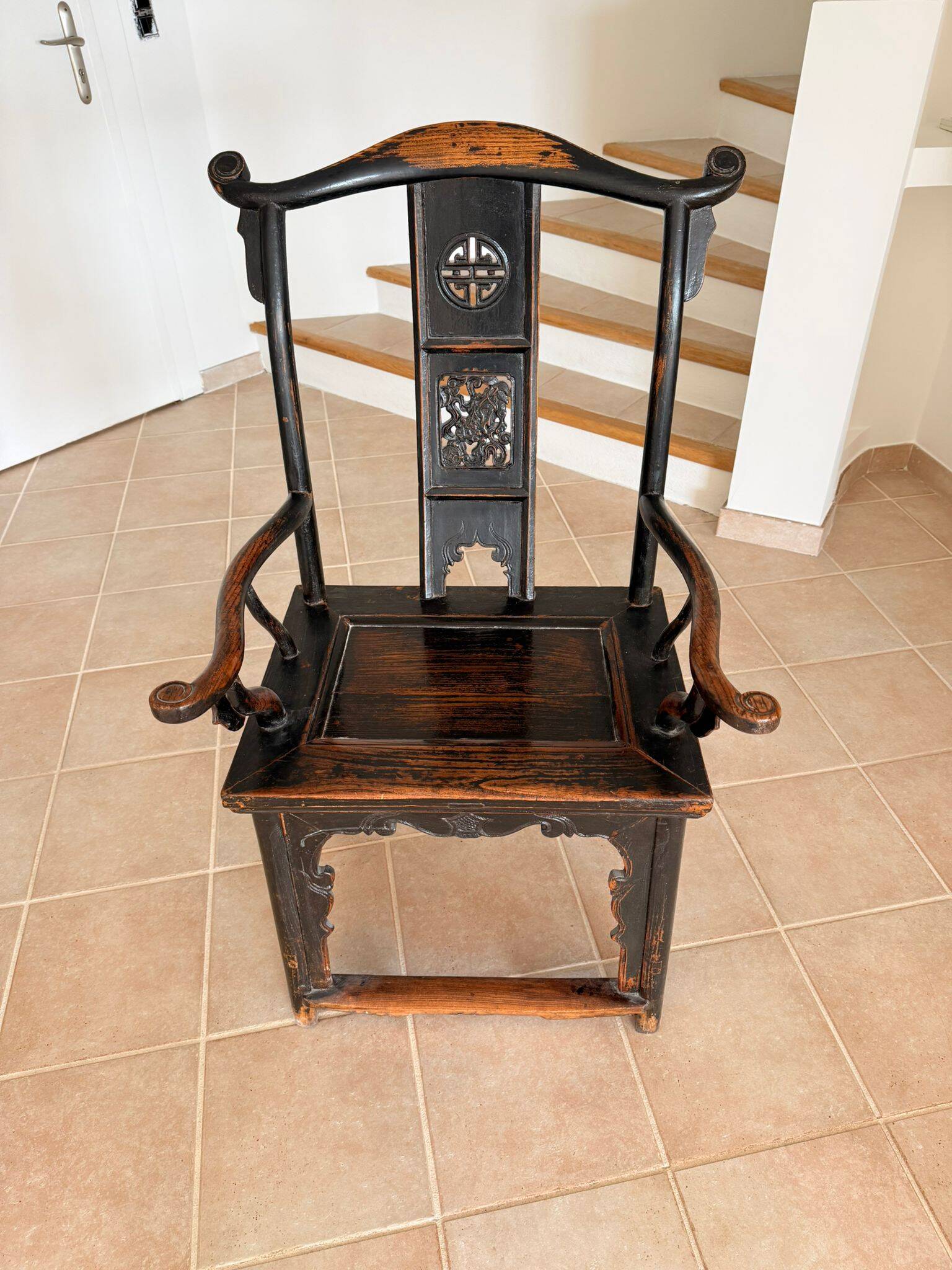 Elm wood armchair China 1900