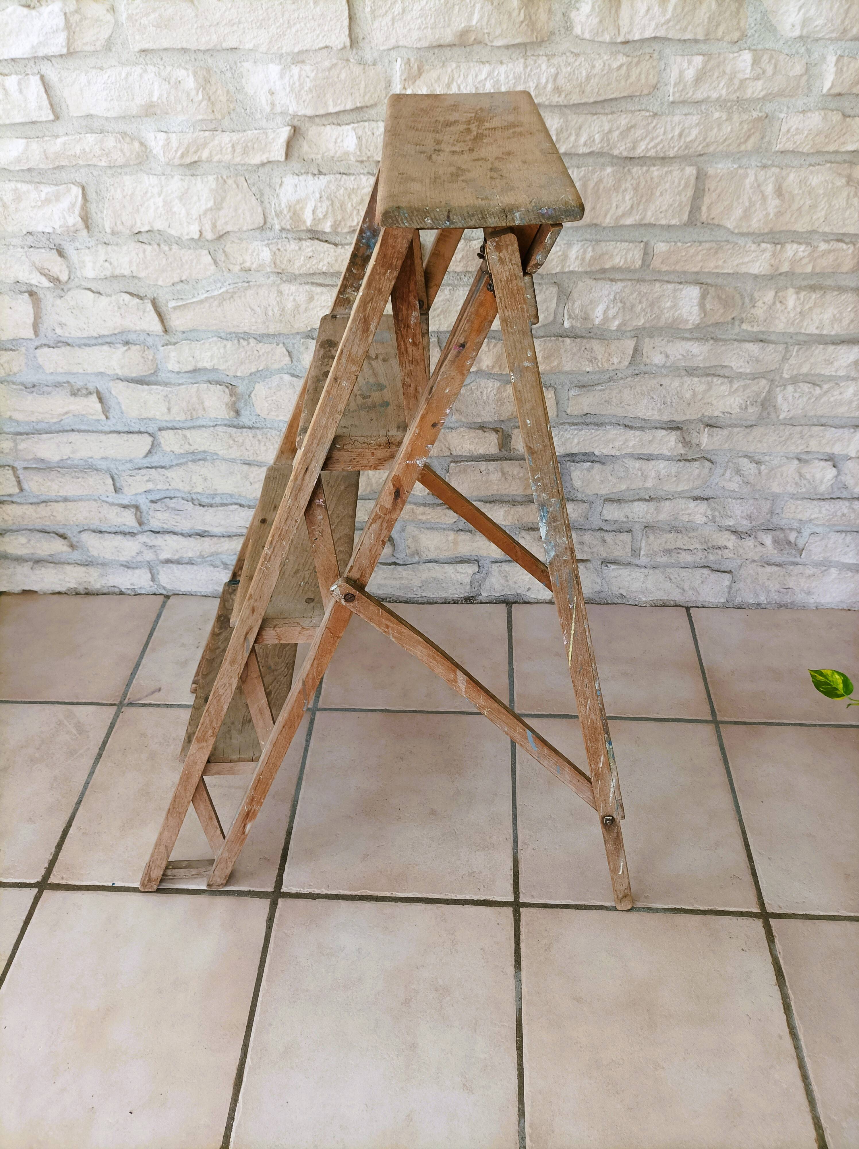 Painter's stepladder