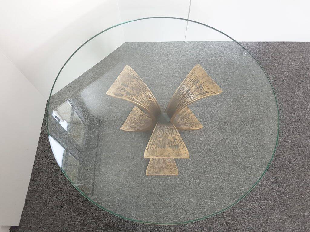 Vintage brutalist coffee table in bronze from the 1960s.