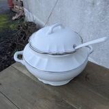 Soup tureen