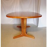 Scandinavian extendable oval table in G Plan teak
