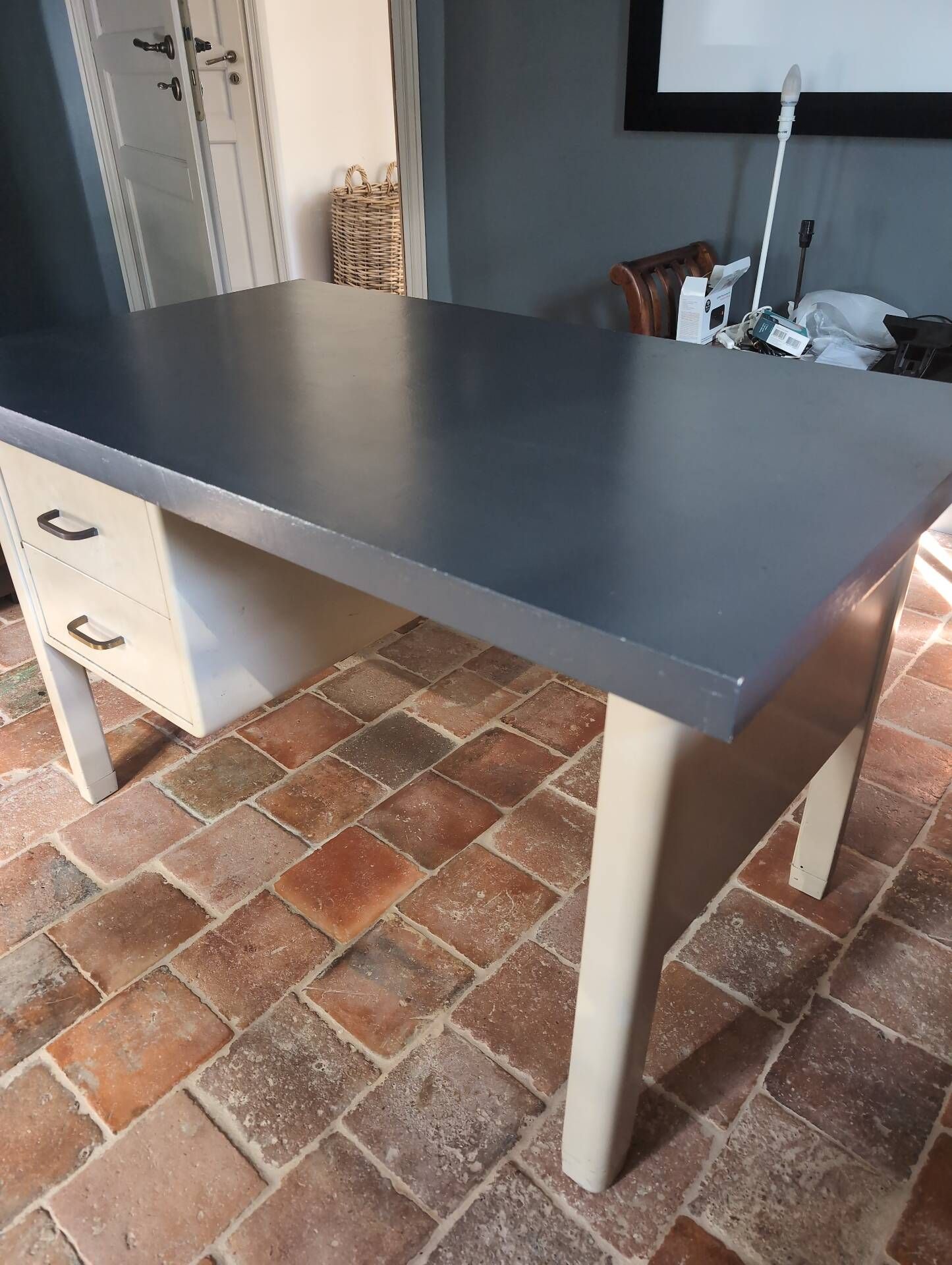 Children's metal desk