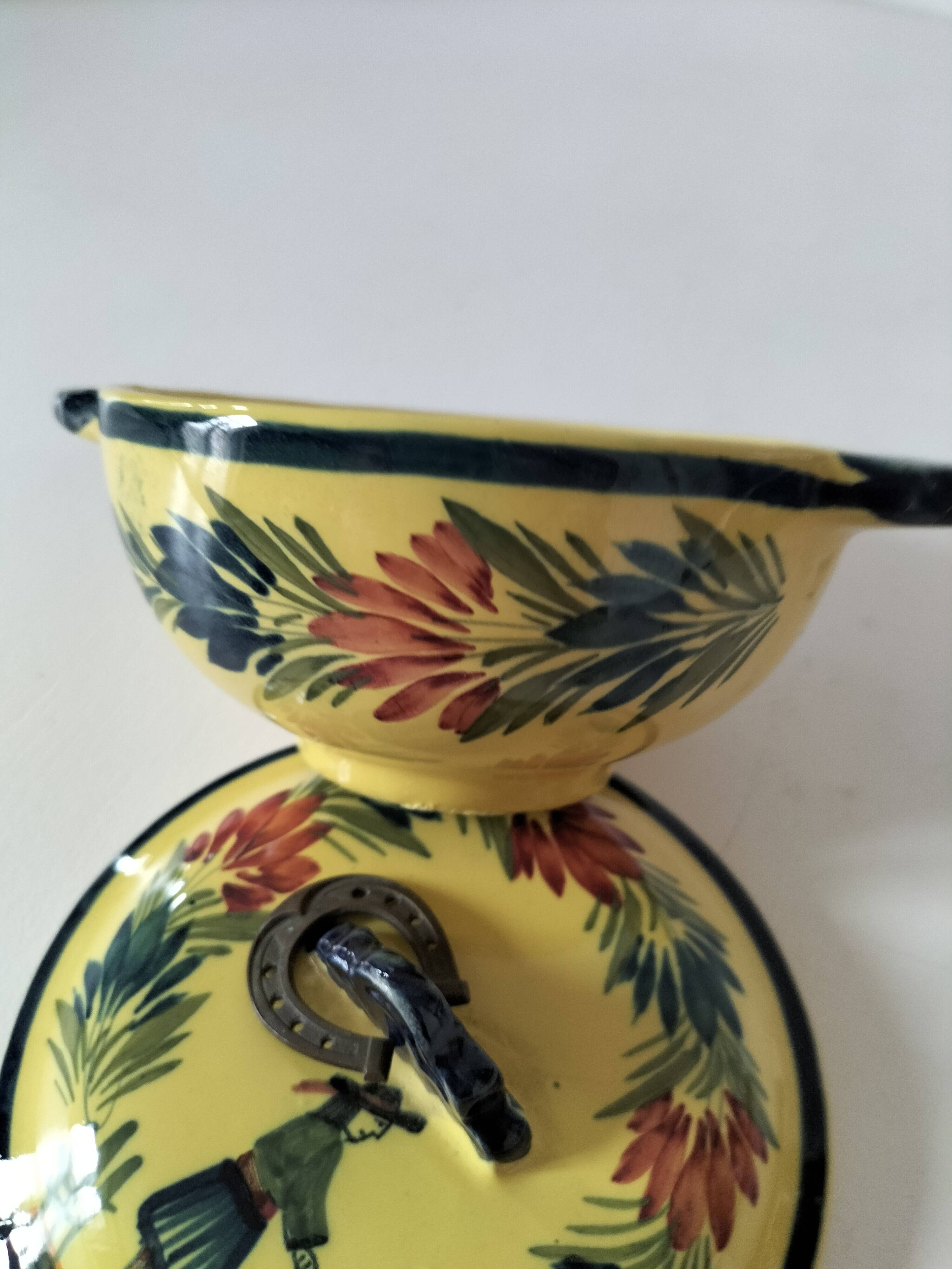 Breton bonbonnière Quimper Henriot – Hand-painted earthenware