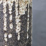 Vase brutaliste européen en céramique à surface texturée imitant la lave, années 1970