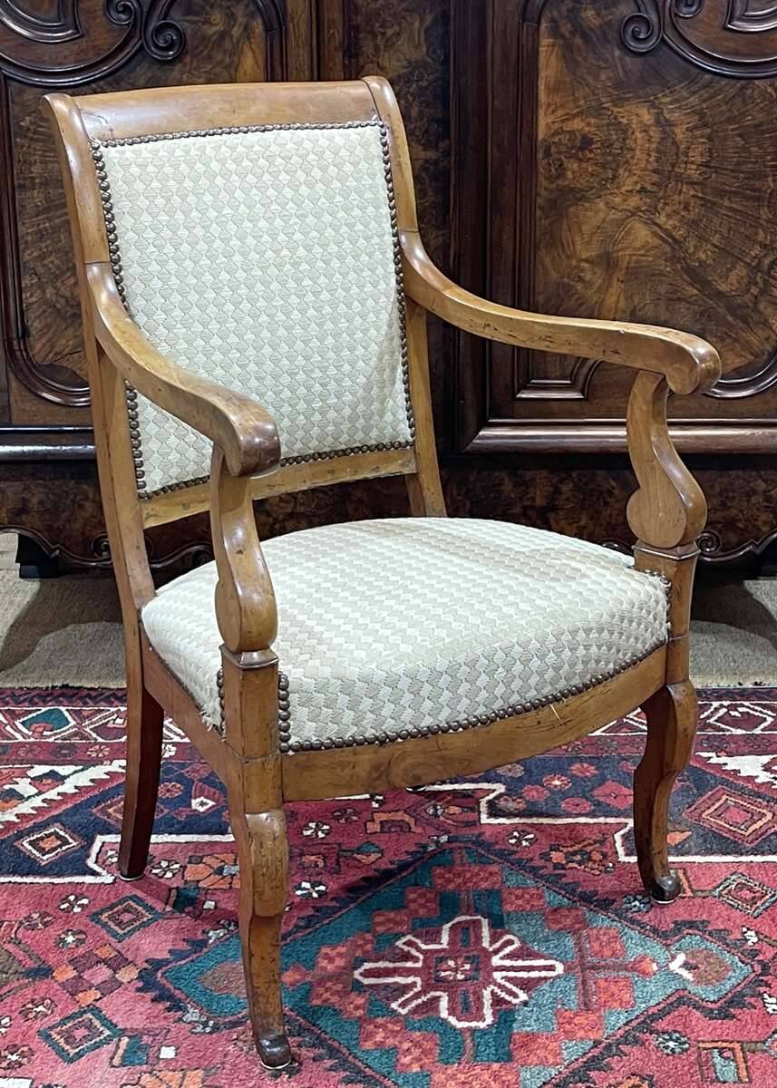 Armchair XIXth cherry wood