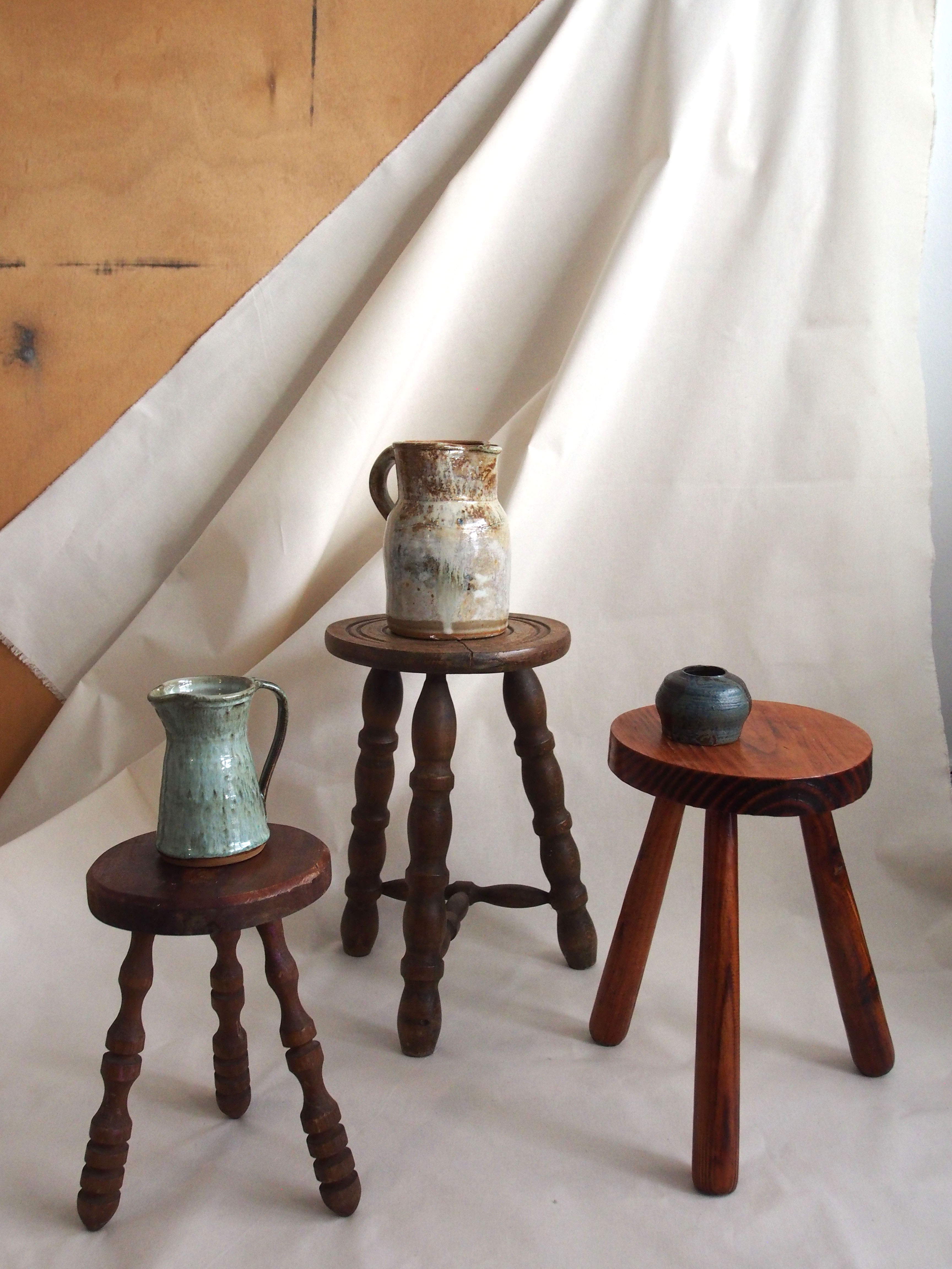 Elephant-footed tripod stool