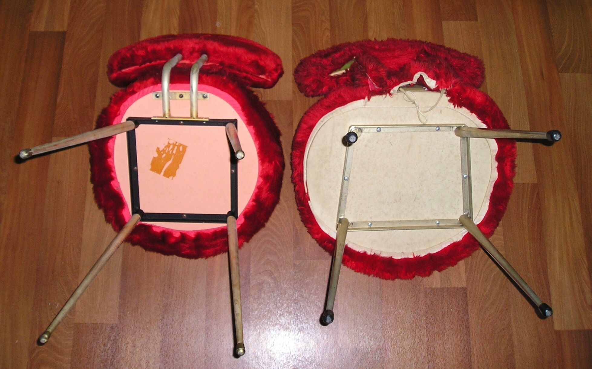 Set of 2 Pelfran chairs and 2 stools, red moumoute 1970