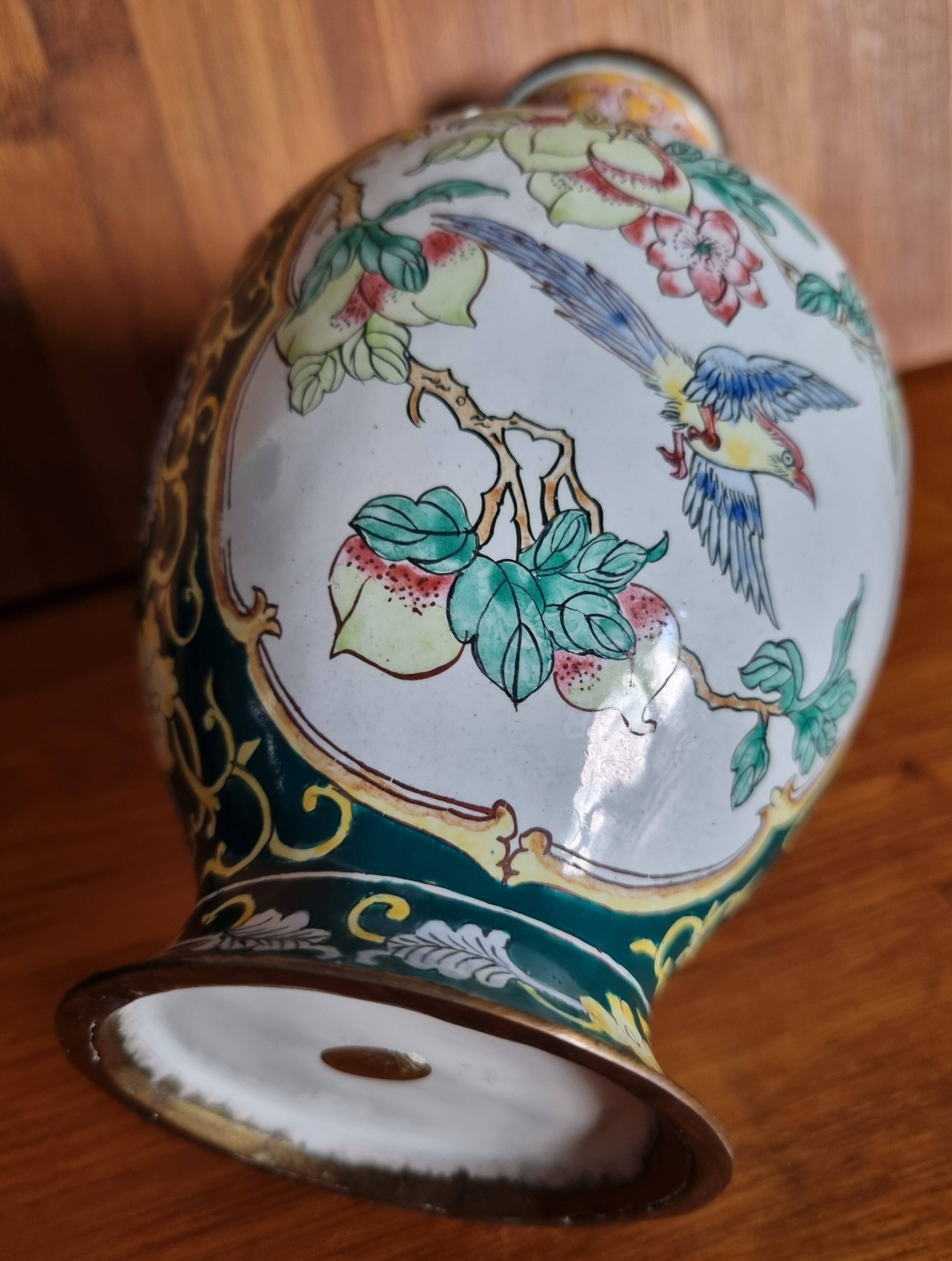 Baluster-shaped Canton enamel vase