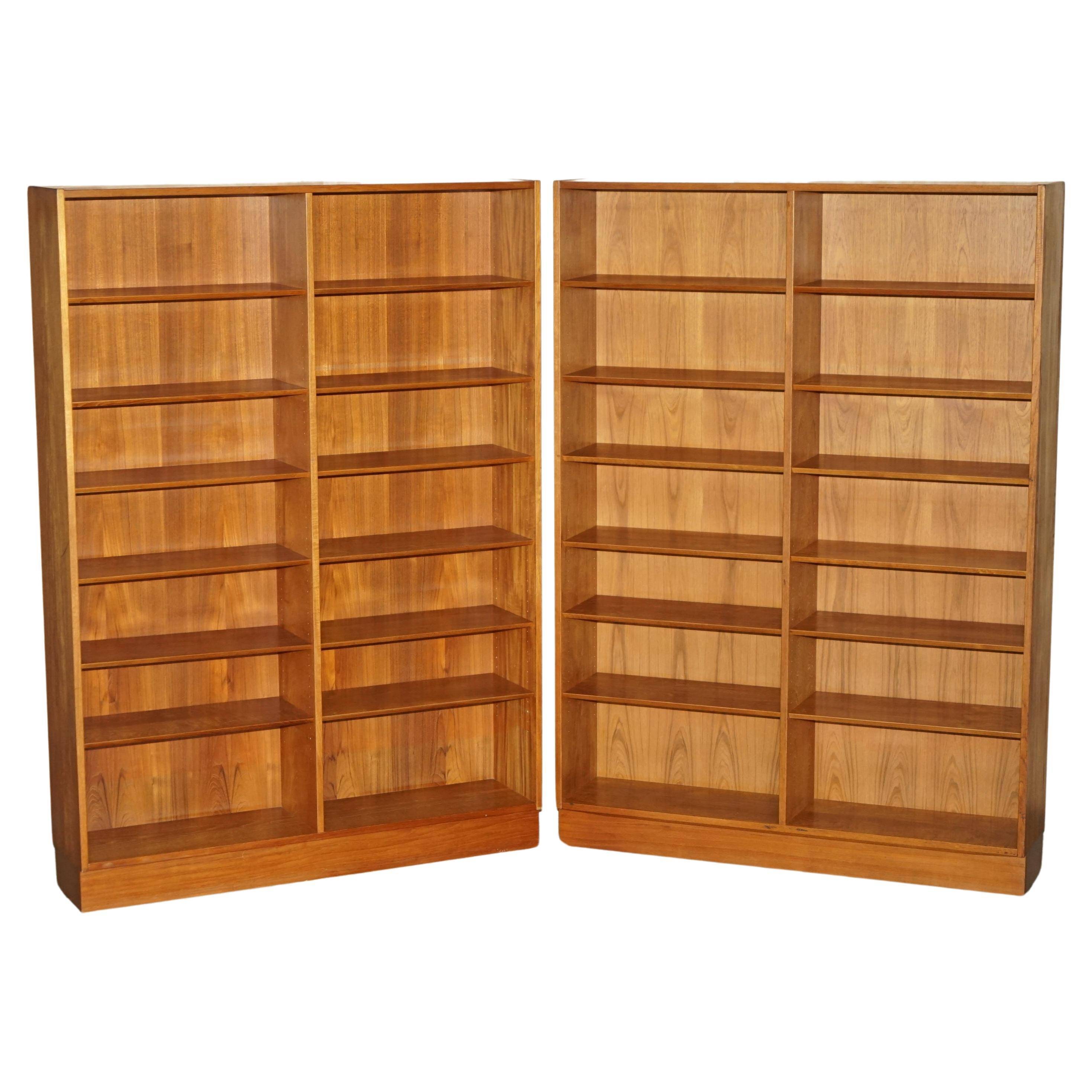 Pair of large open bookshelves Poul Hundevad Mid Century Modern in teak