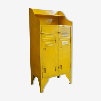 Armoire à niche métallique