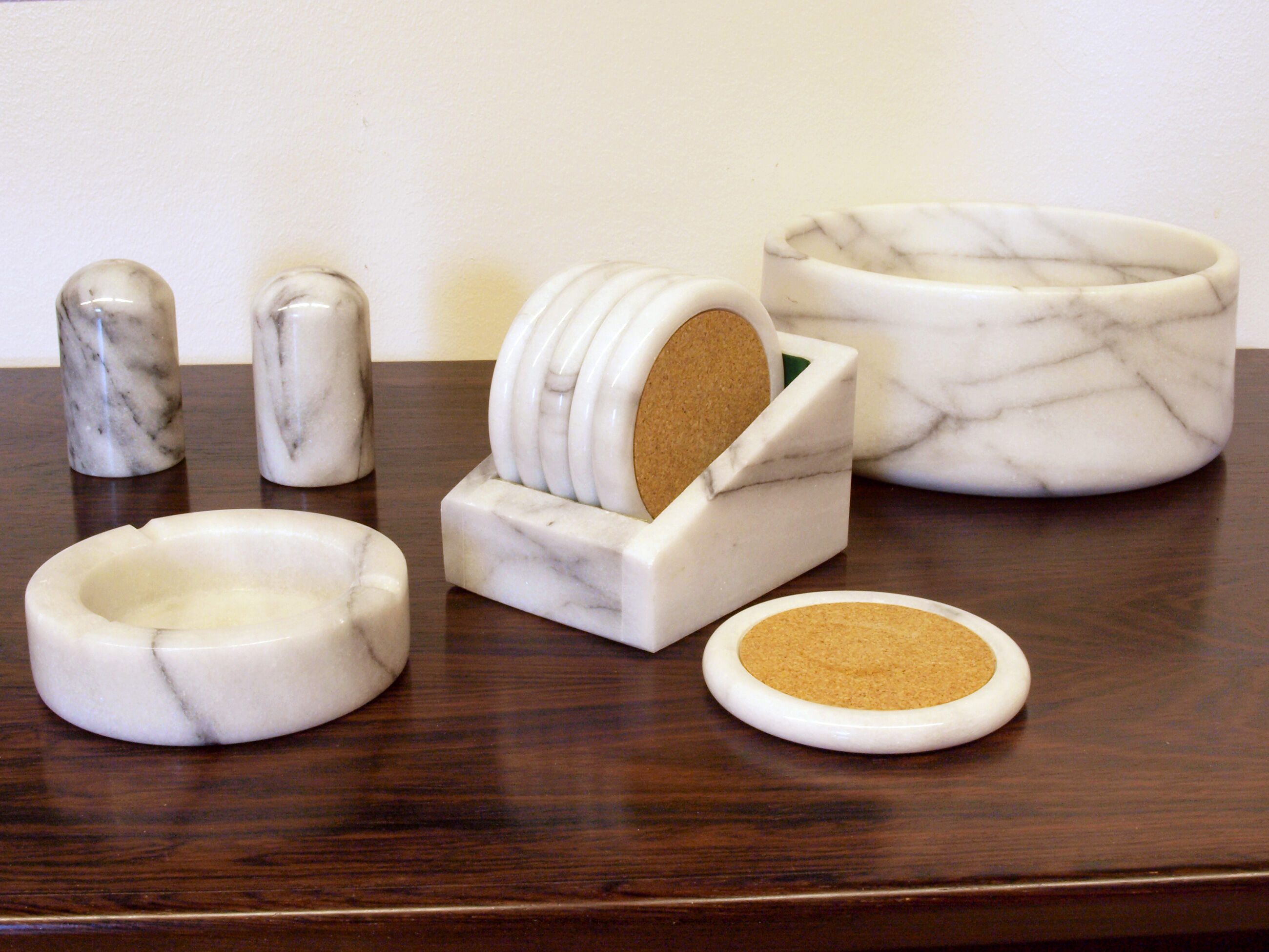 Italian ashtray in Carrara marble