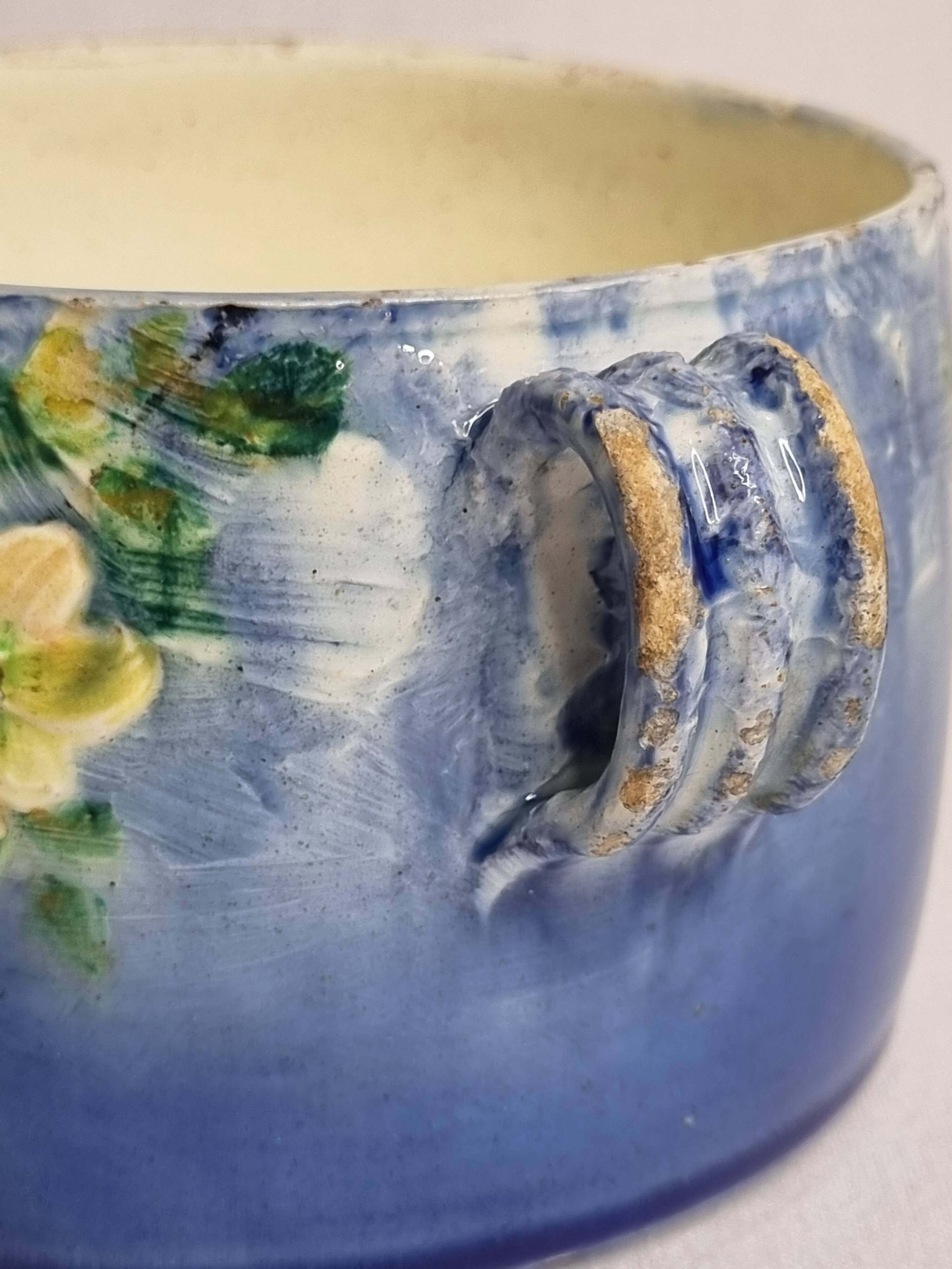 Small enamelled earthenware planter signed Jérôme Massier 19th century 10.5 cm