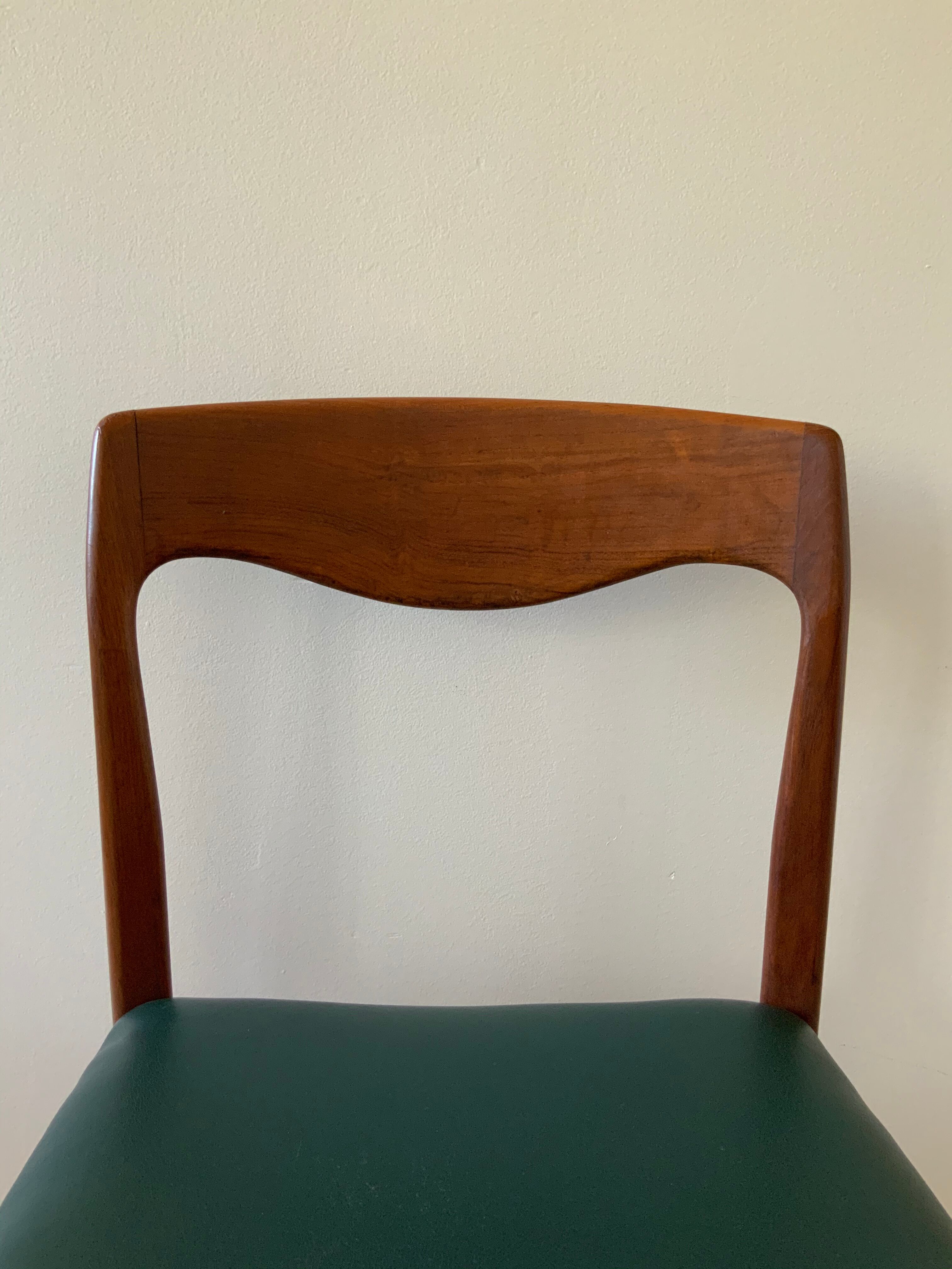 Niels Otto Møller chairs 71