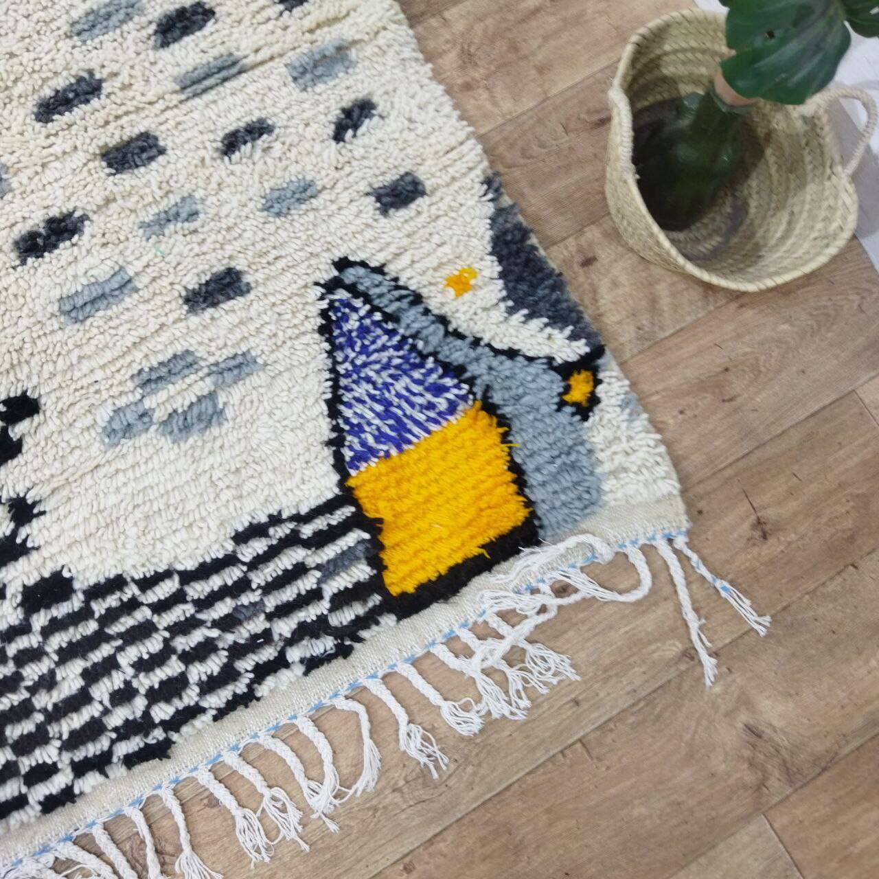 Azilal Berber rug in handmade wool 285 X 200 CM