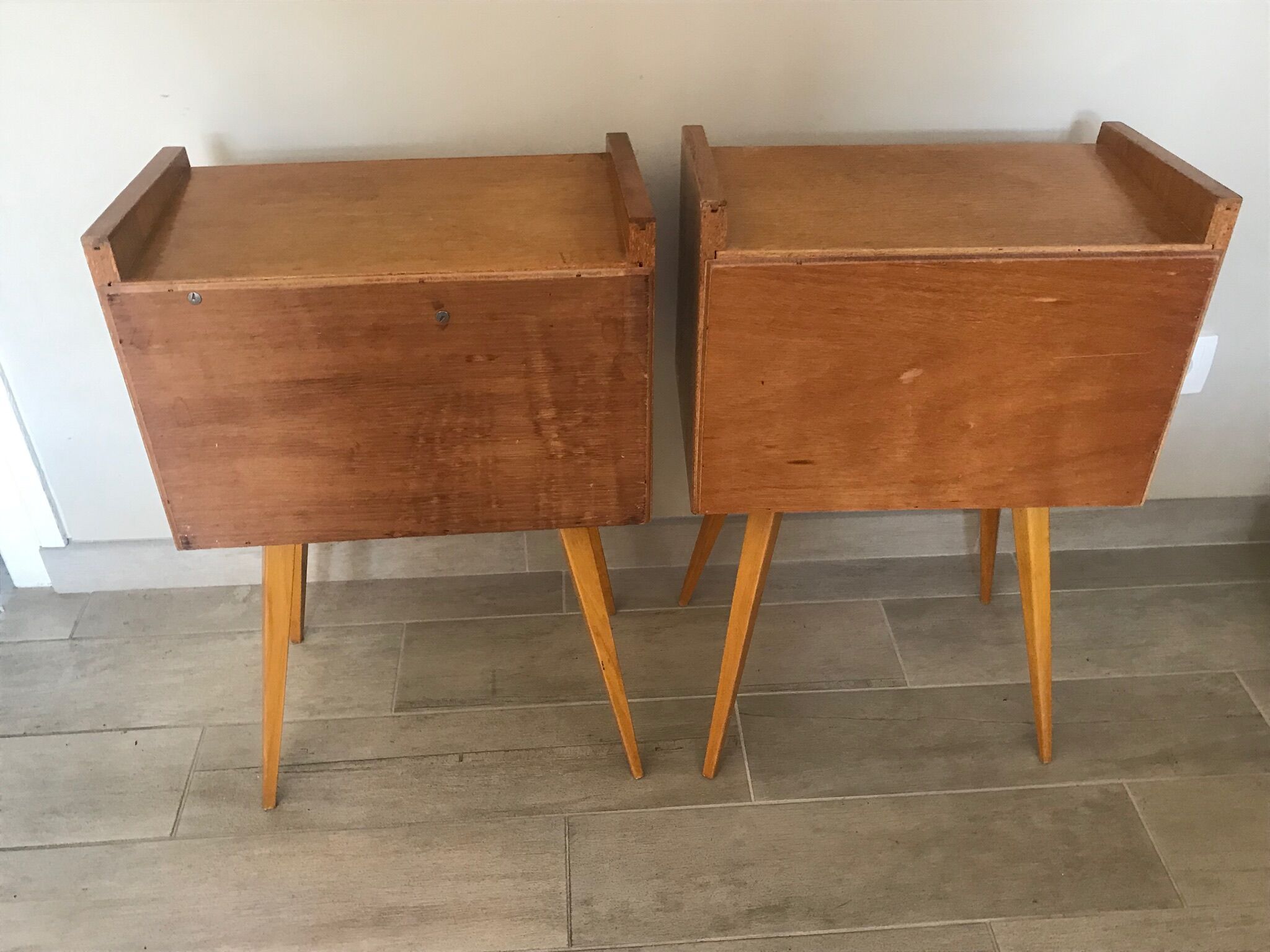 Paire de chevets pieds compas vintage années 60