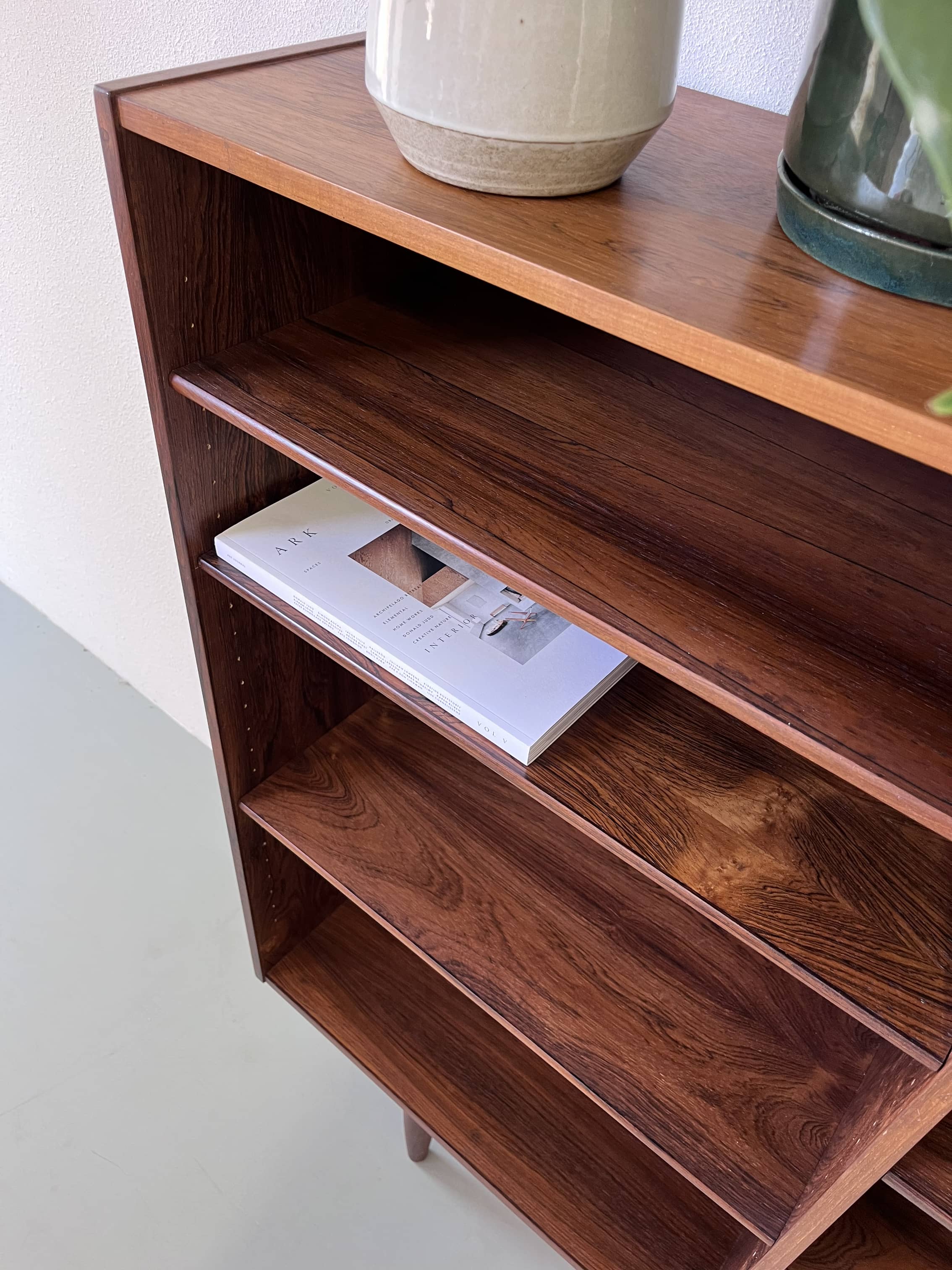 Vintage palissander bookcase