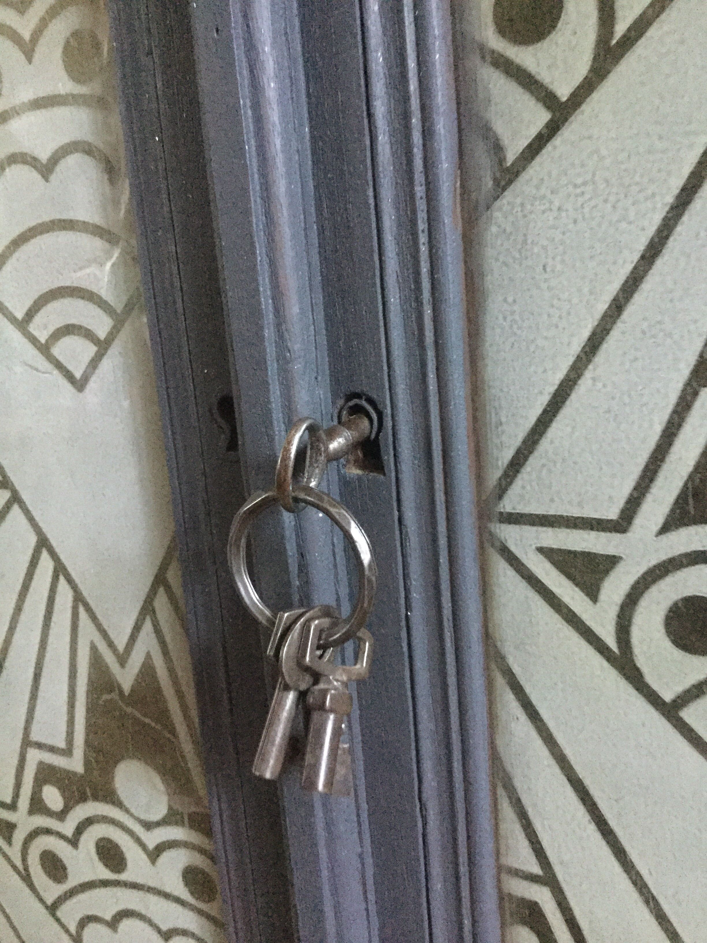 Small closet vintage