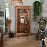 Pine bonnet maker