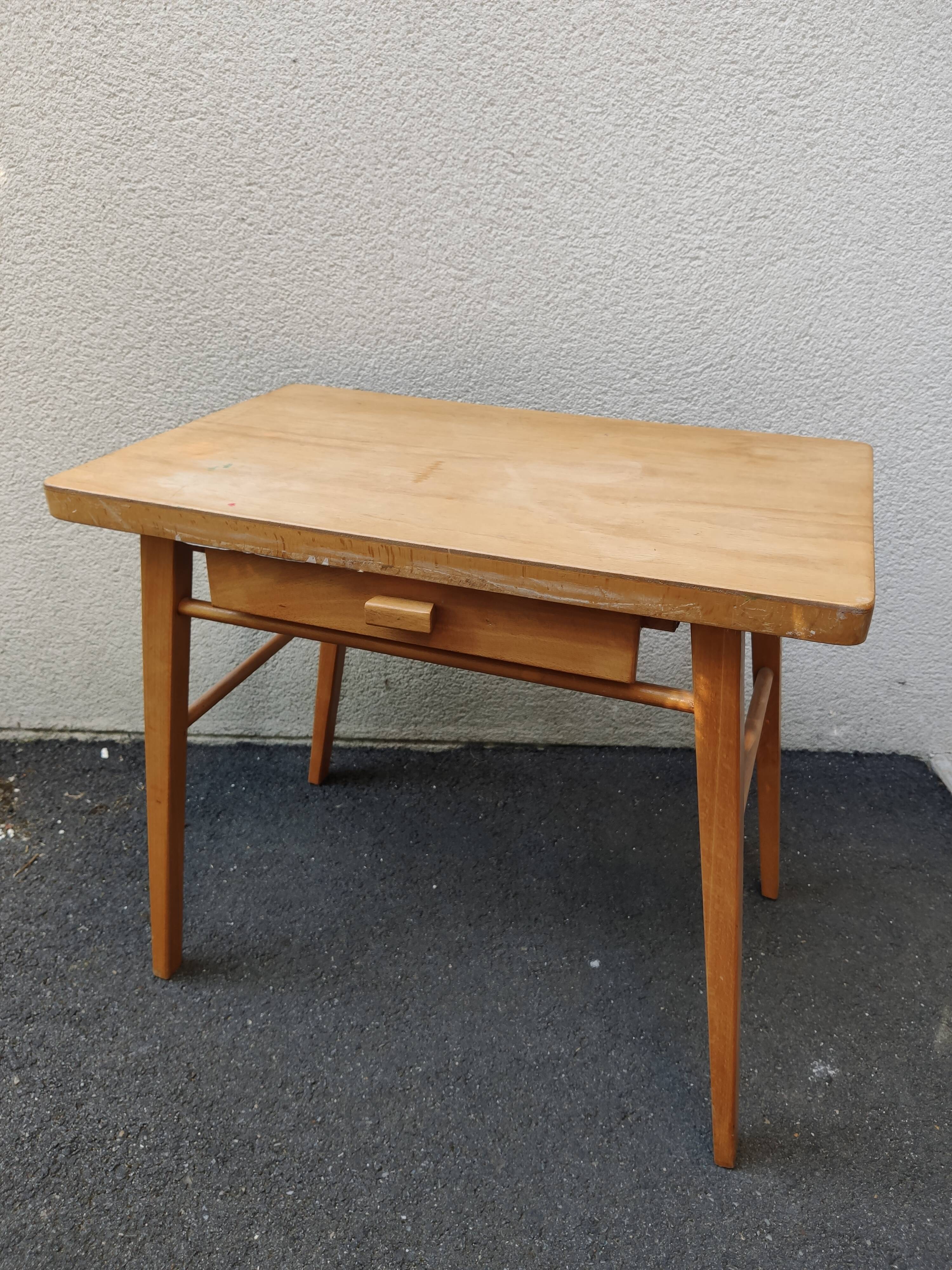 Baumann children's desk