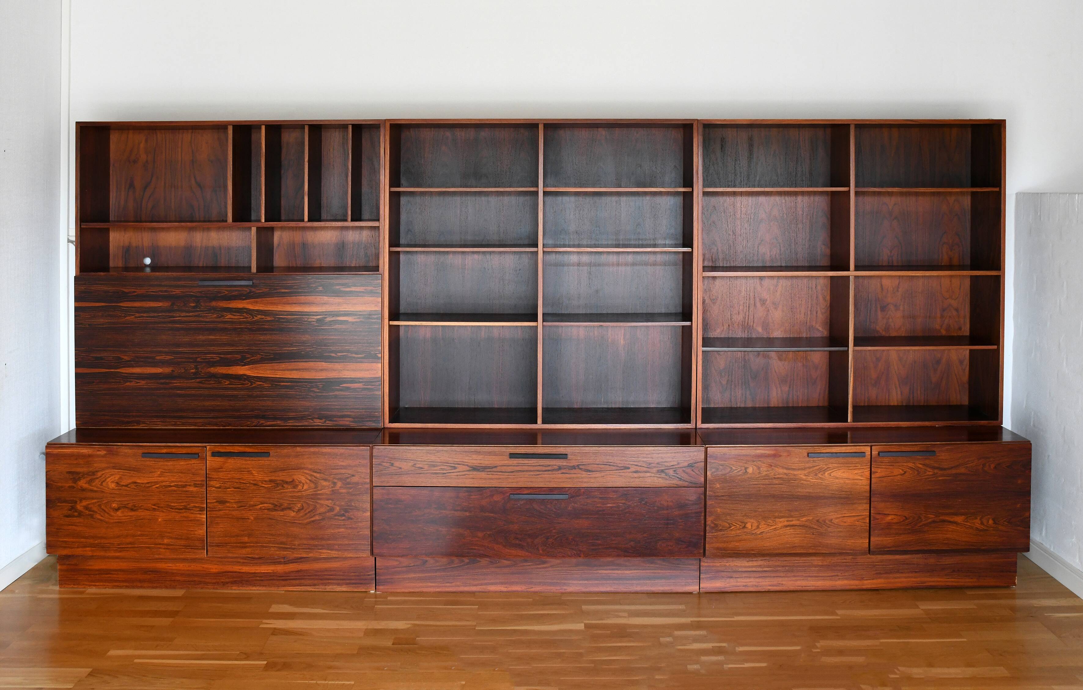 Scandinavian library in rosewood designed by Ib Kofod Larsen.