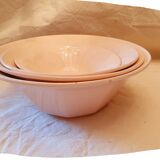 4 pink salad bowls that can be