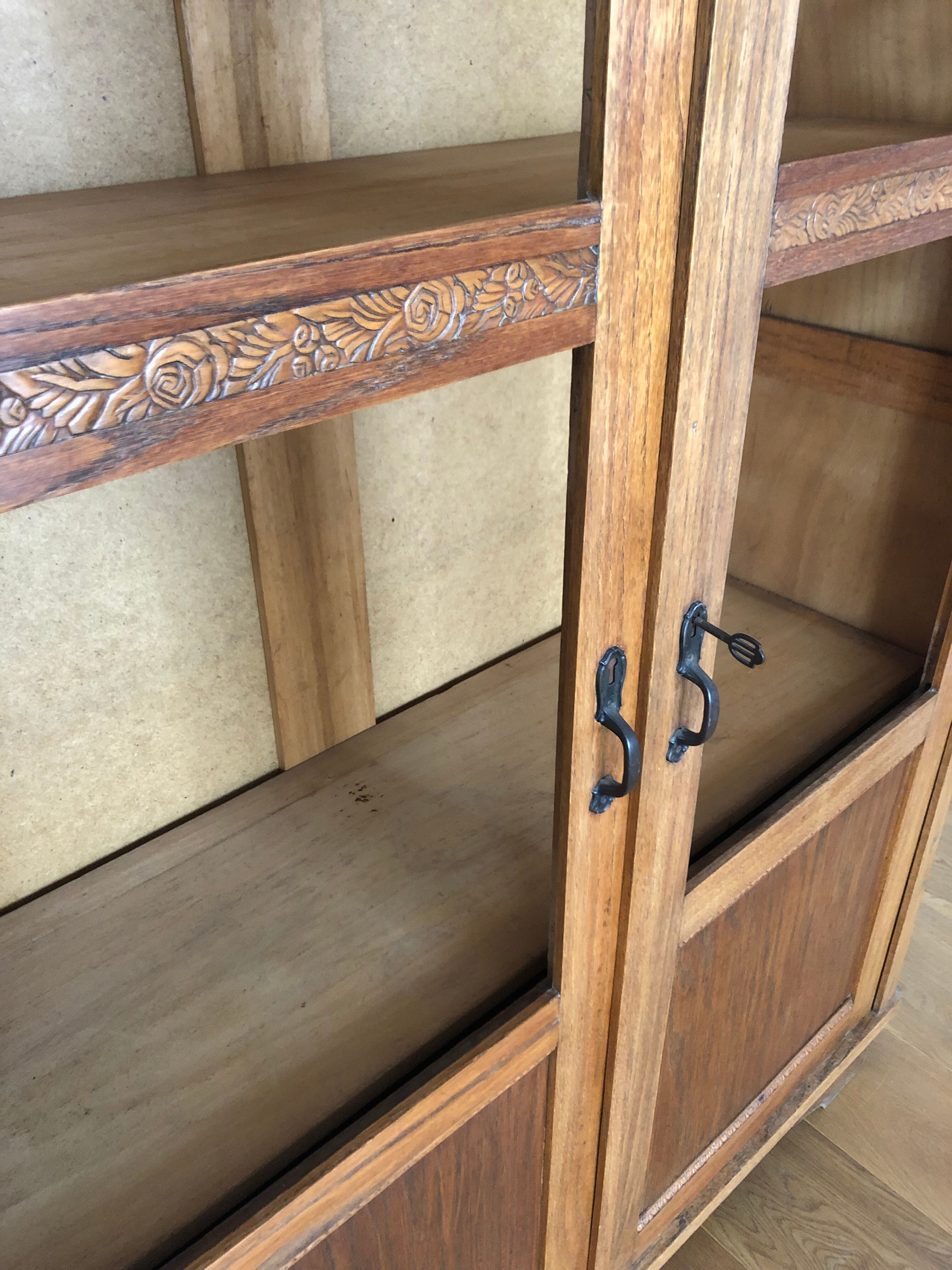 Glass cabinet