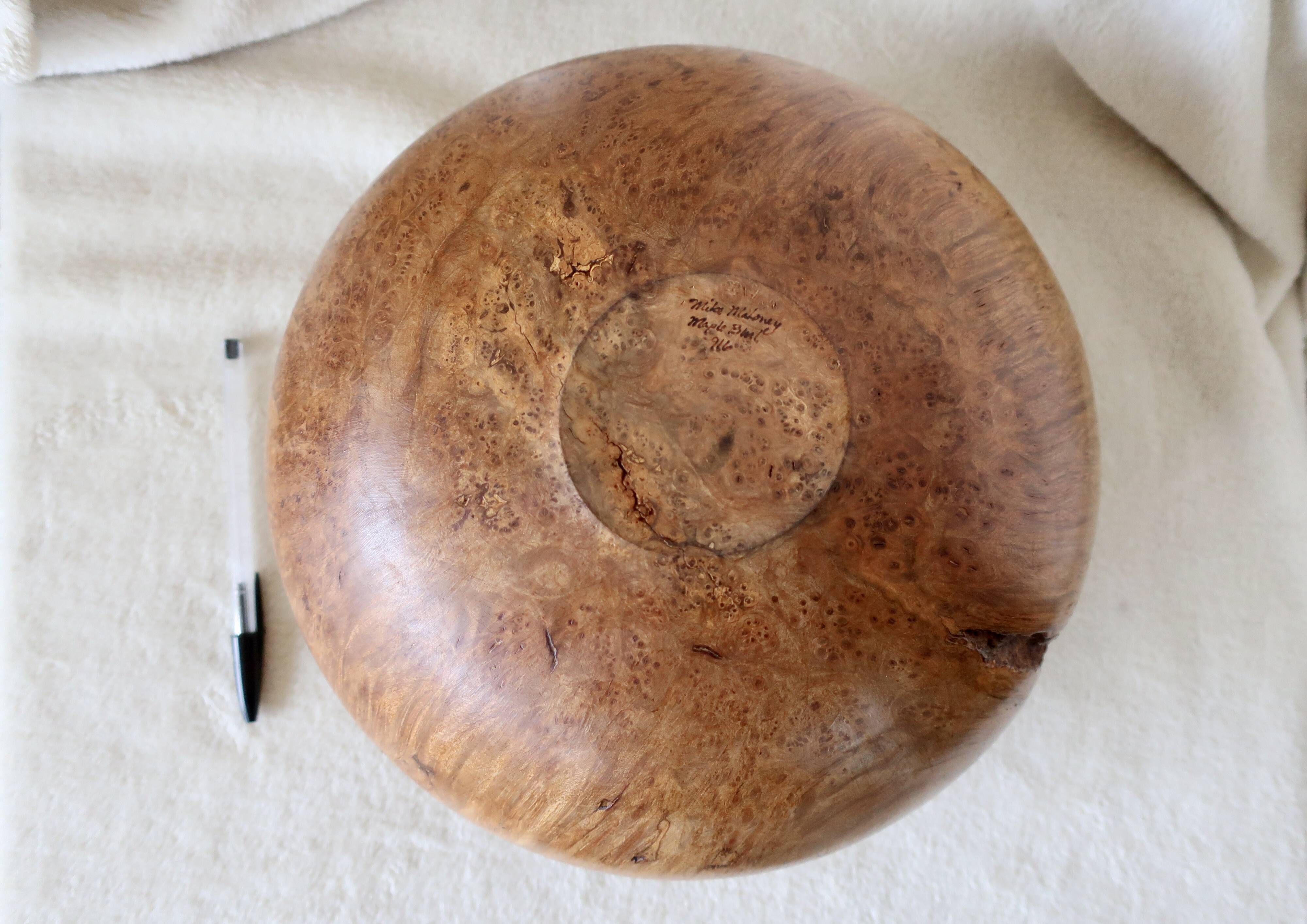 Mike Mahoney, Maple Burl Sculpture Vase, 28cm, Very Good Condition