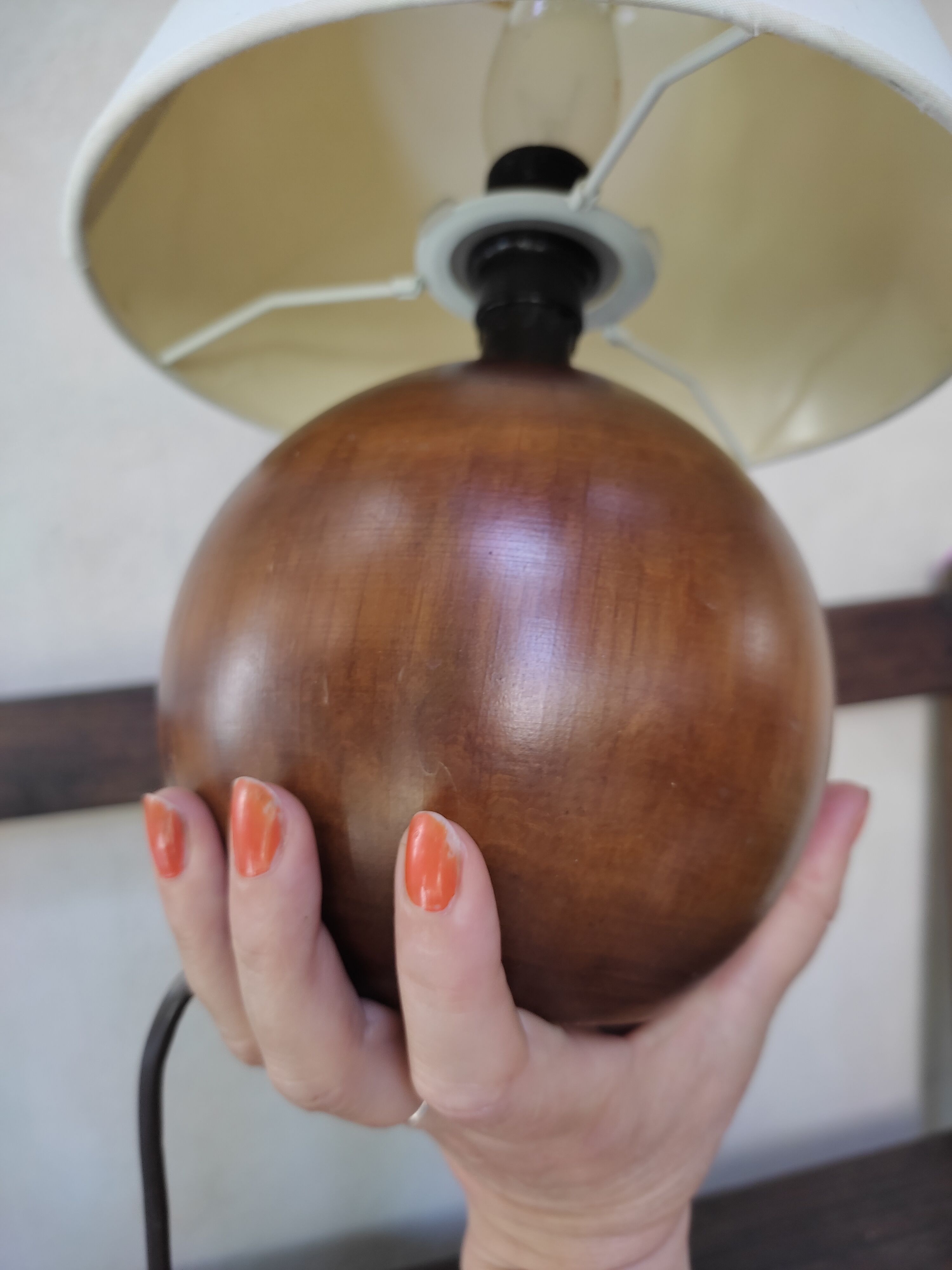 Wooden ball lamp