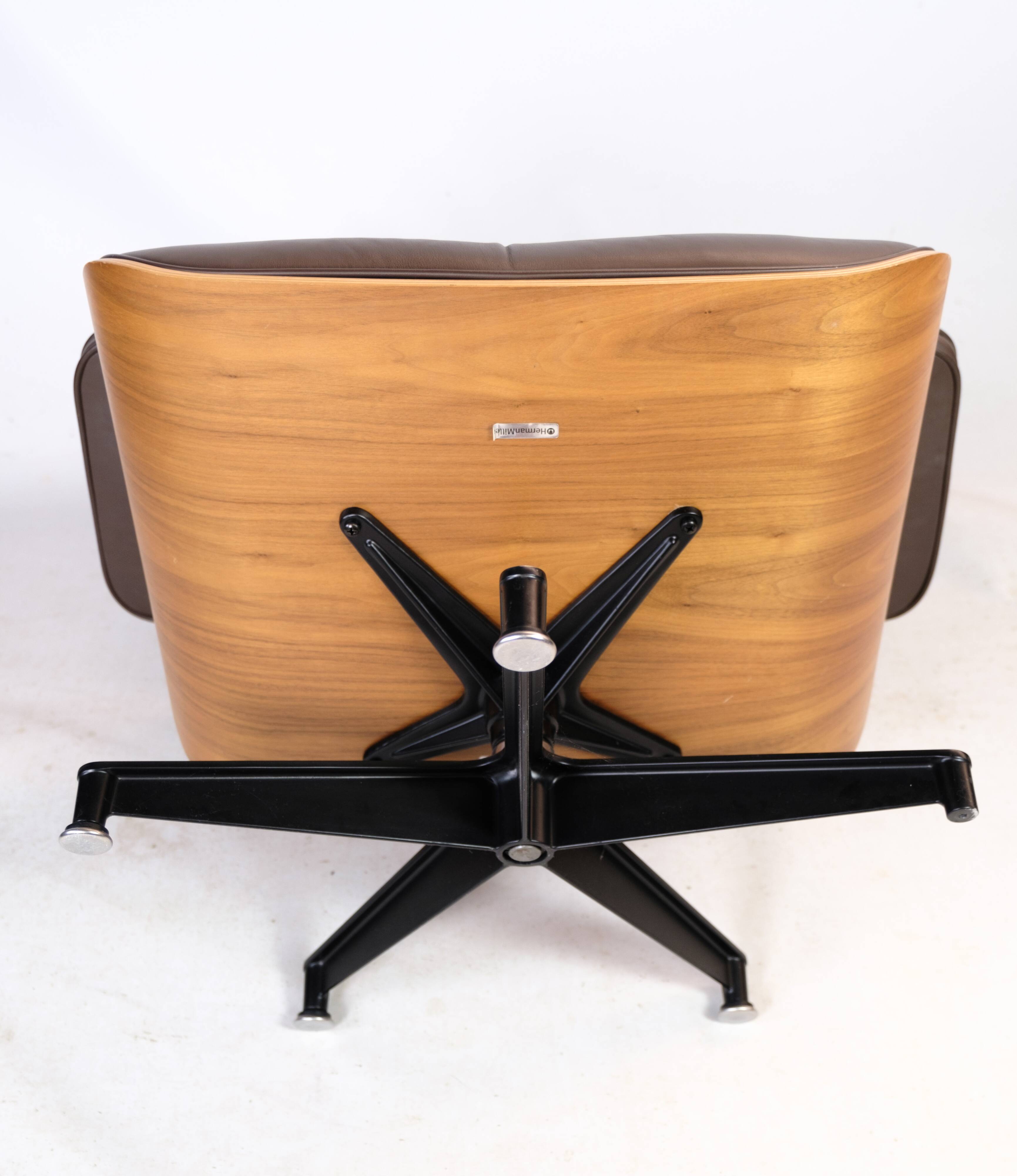 Charles Eames Lounge Chair In Brown Leather And Light Walnut