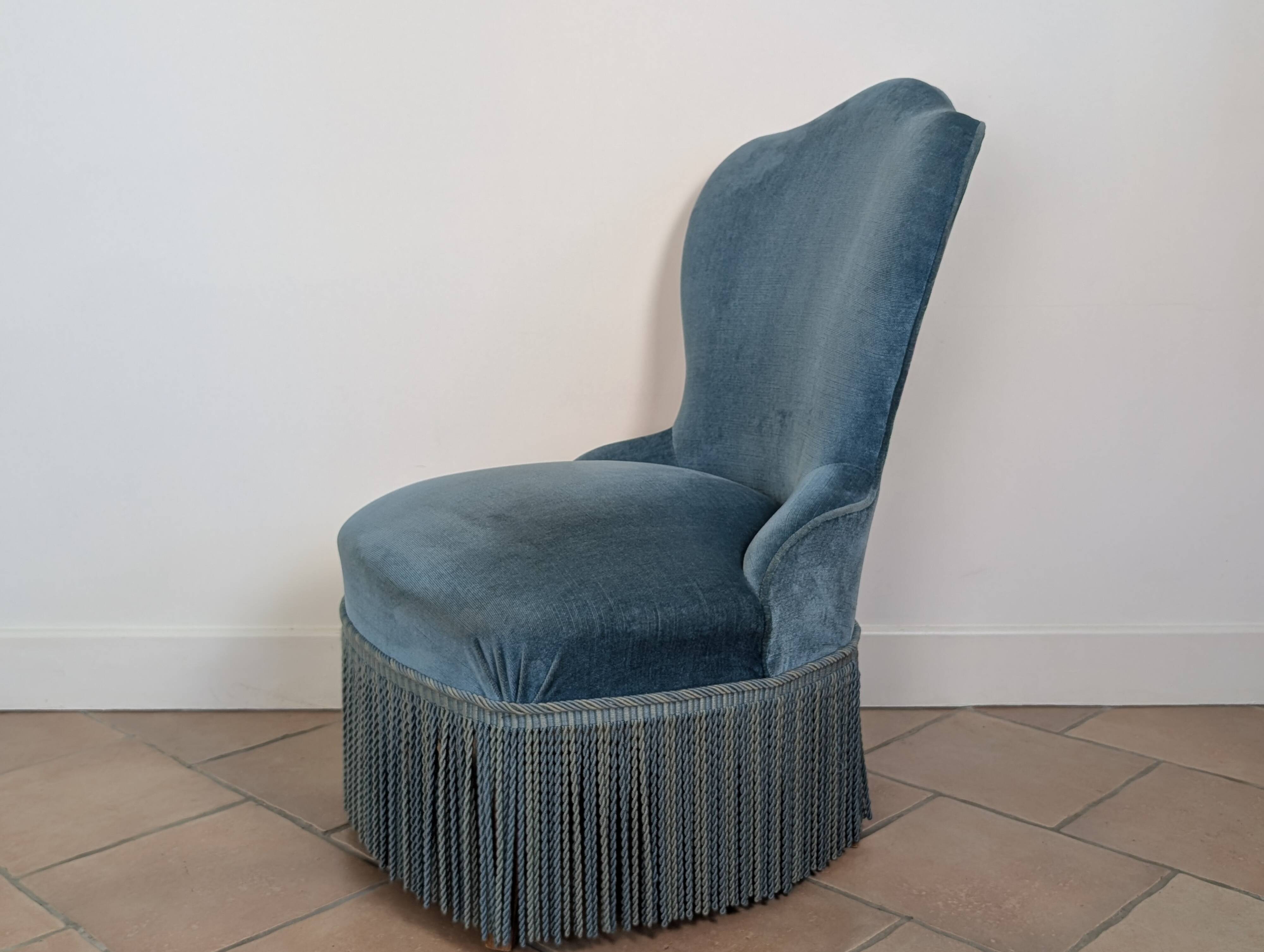 Frog chairs and pouffe