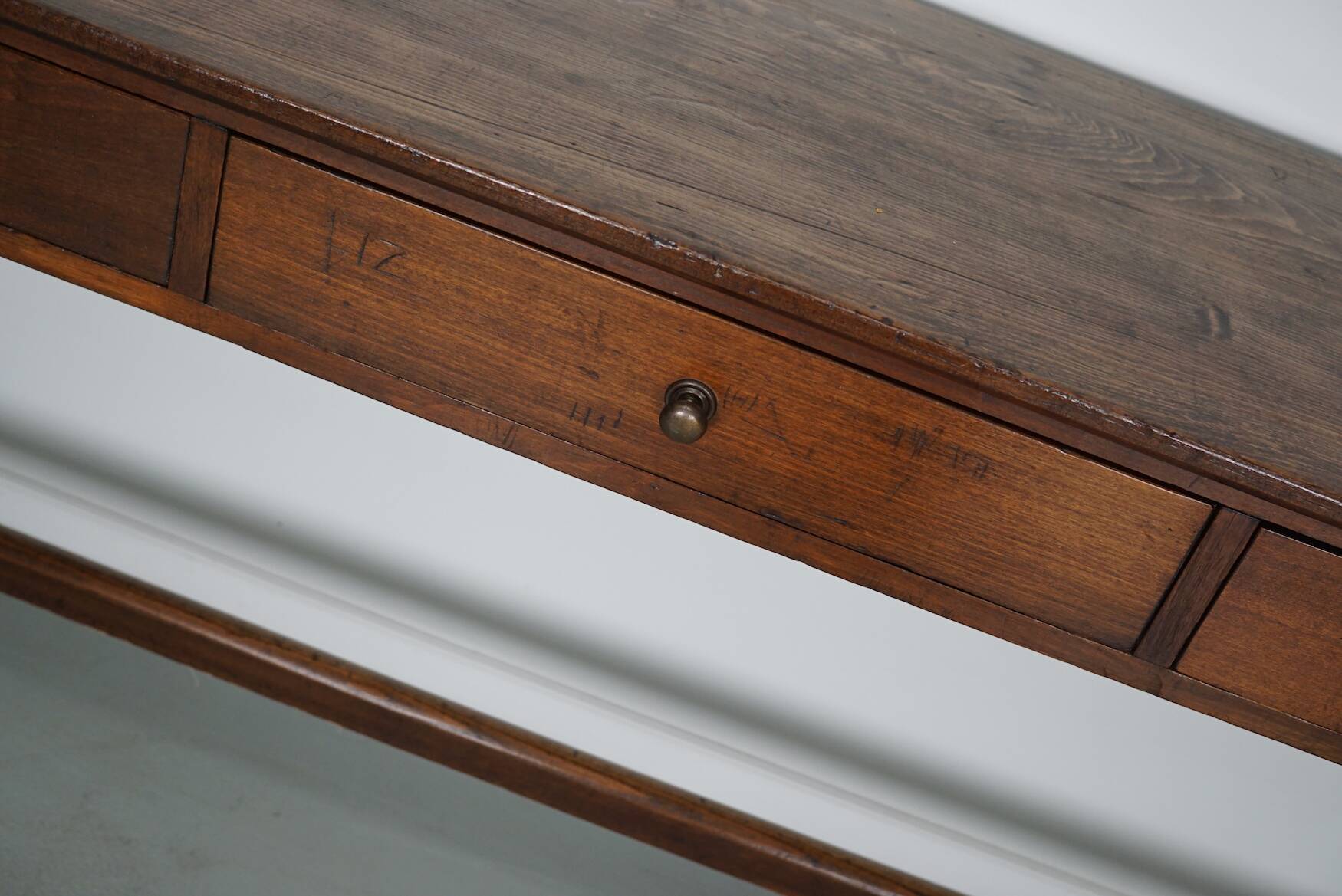 Antique French Rustic Farmhouse Elm Side Table, Early 20th Century