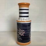 Zoomorphic vase and flowers Margot Plançon