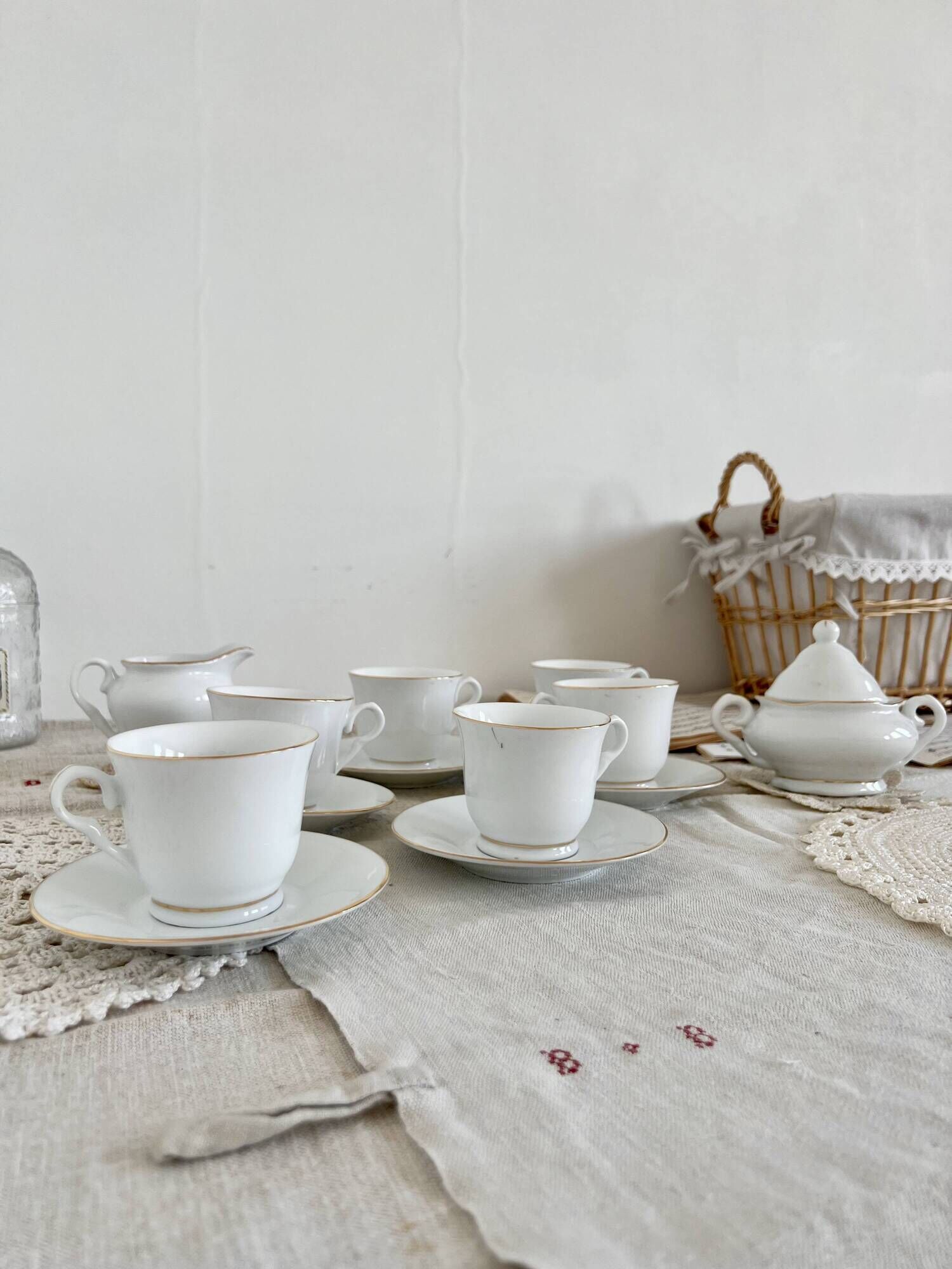 Vintage porcelain tea/coffee service with gold edging for 6 people, sugar bowl and milk jug
