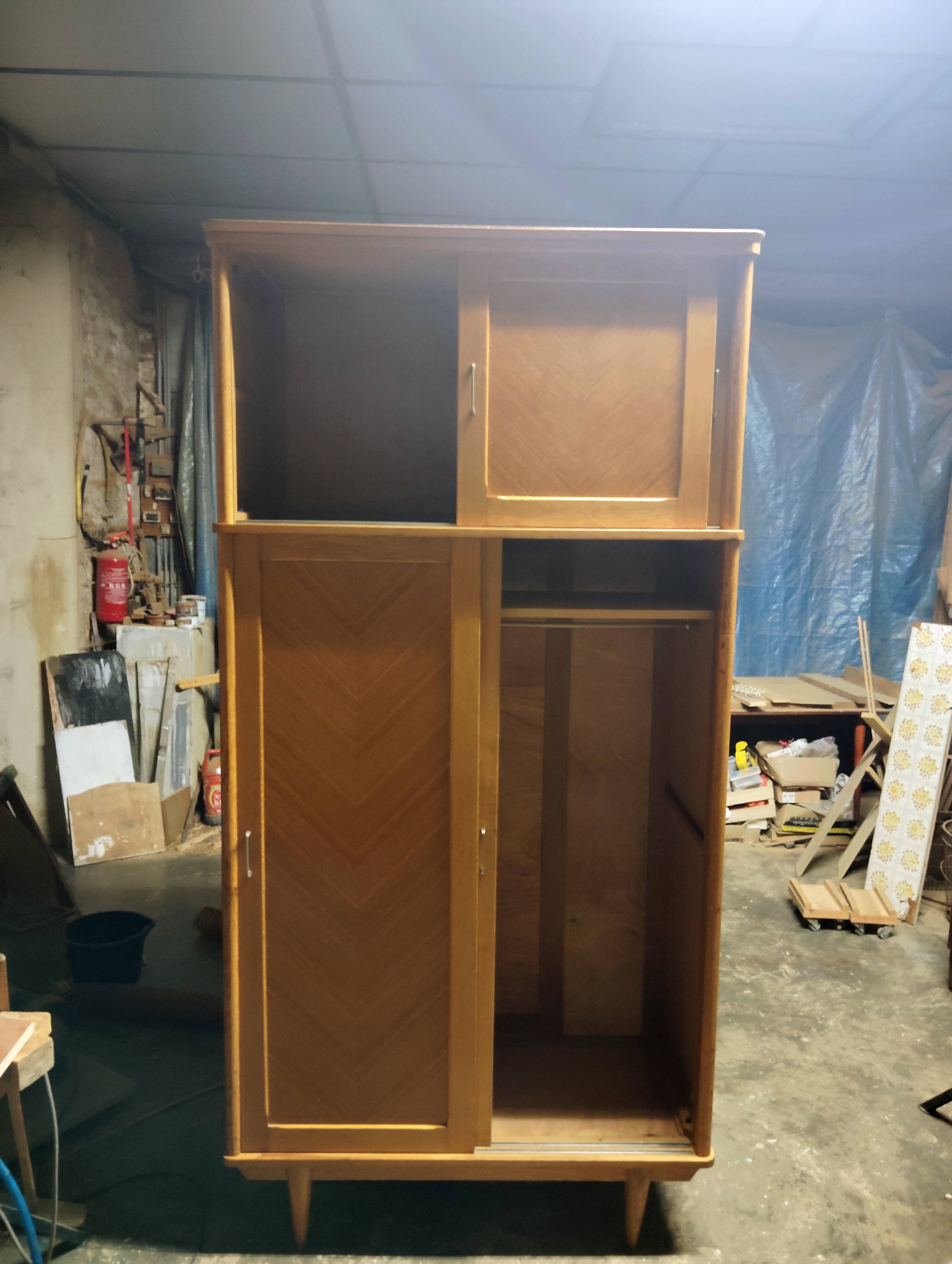 Vintage sliding wardrobe with 2 shelves, Scandinavian inspiration.