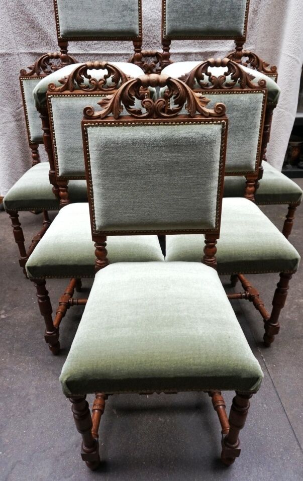 Ensemble de 8 chaises Renaissance