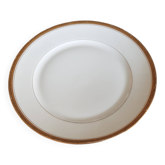 Assiettes plates à liseré doré