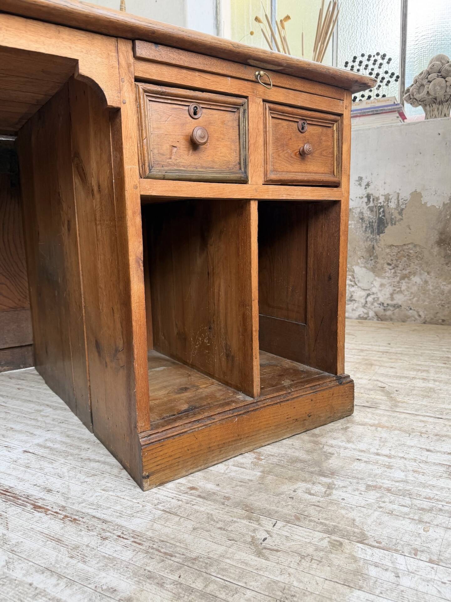Counter or desk in oak from the 1950s.