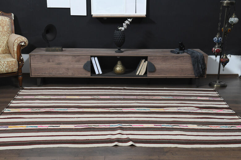 Vintage kilim rug for living room 189x259