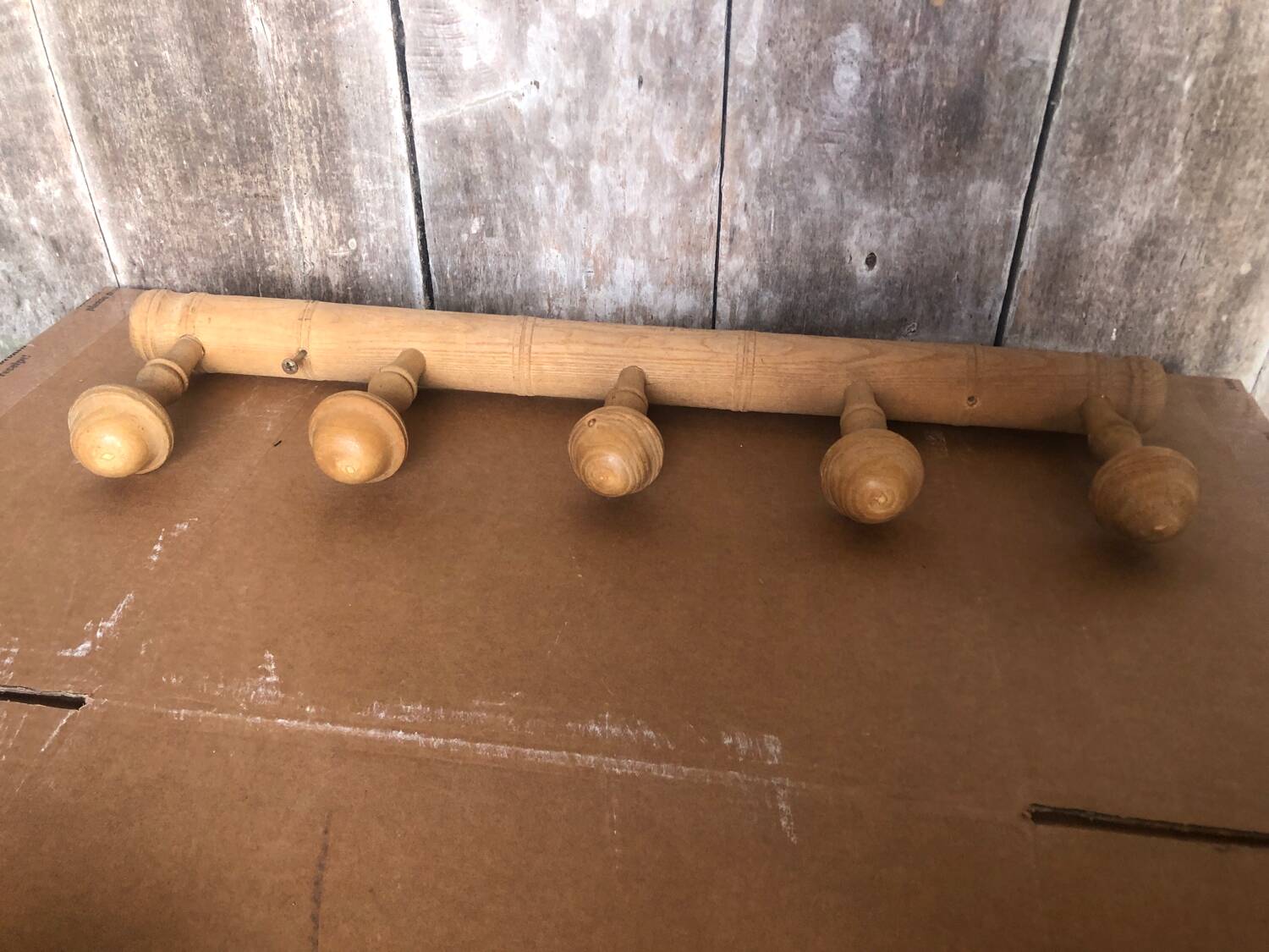 Portemanteau mural vintage 5 patères en bois tourné
