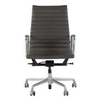 Chaise de bureau à dossier haut grise Herman Miller Original Eames EA337 avec piètement à roulettes