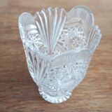 Small crystal vase with chiseled patterns and geometric decorations