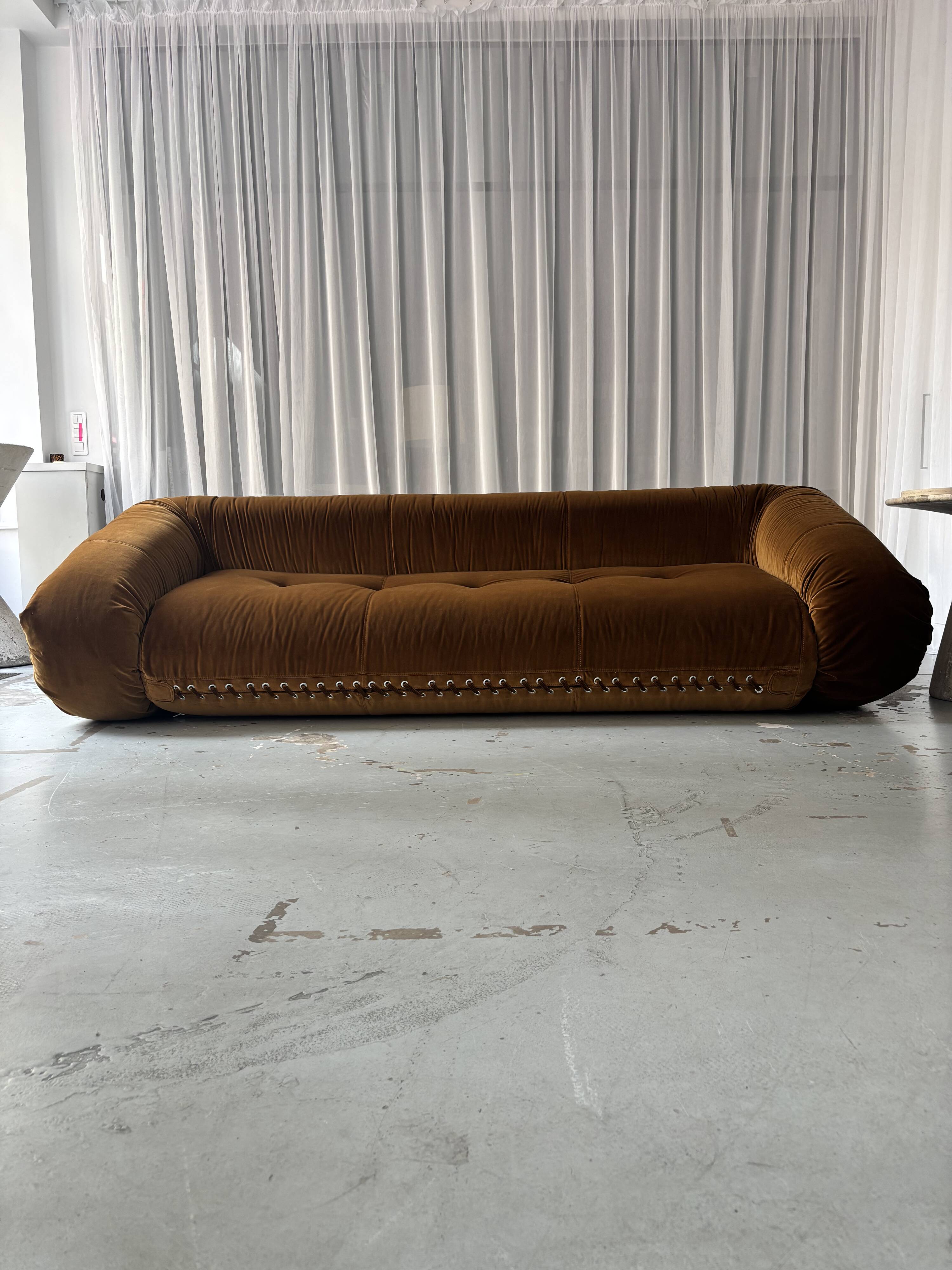 "Anfibio" 3-seater sofa by Alessandro Becchi for Giovaneti, 1970s