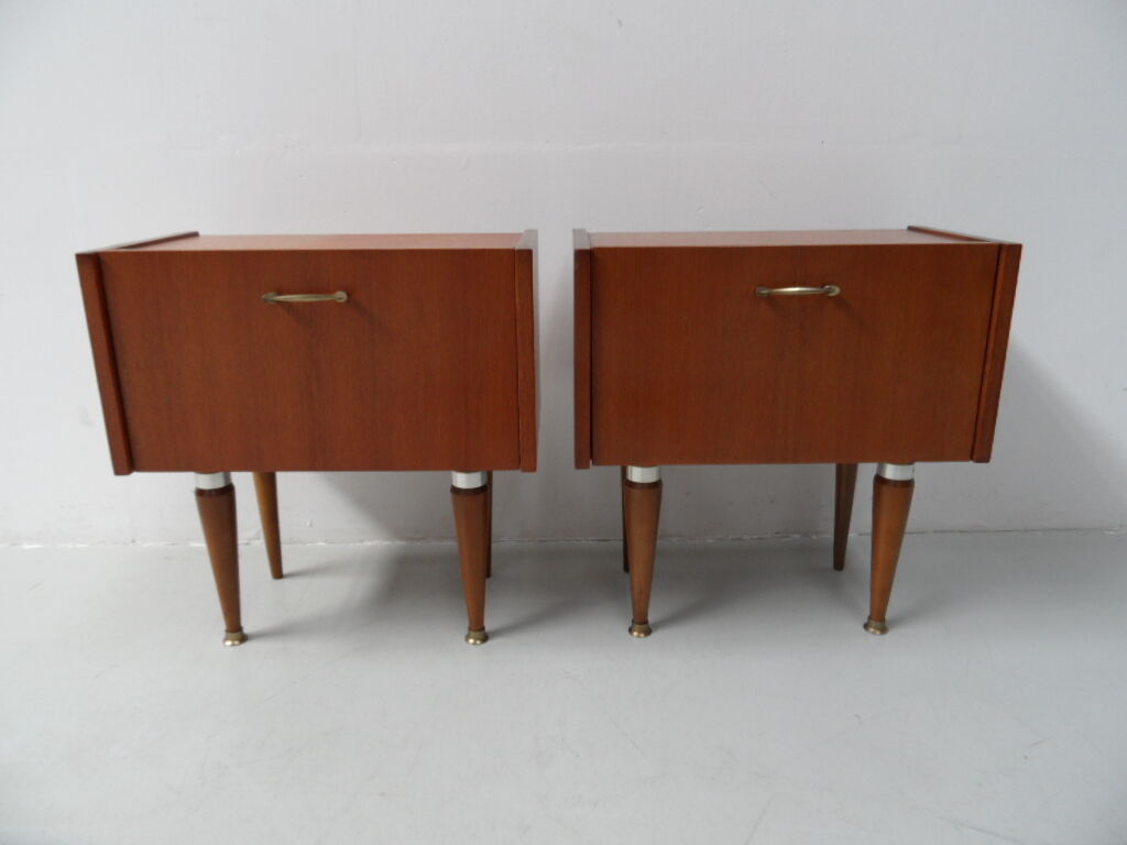 Mid century vintage set of 2 night stands