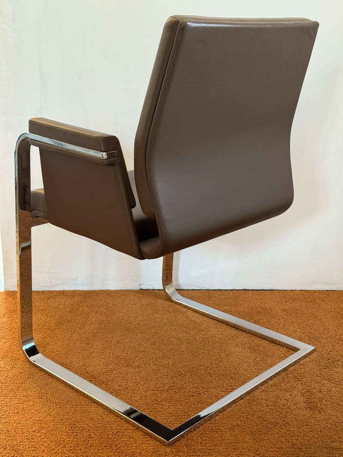 Interstuhl 550A conference chair
