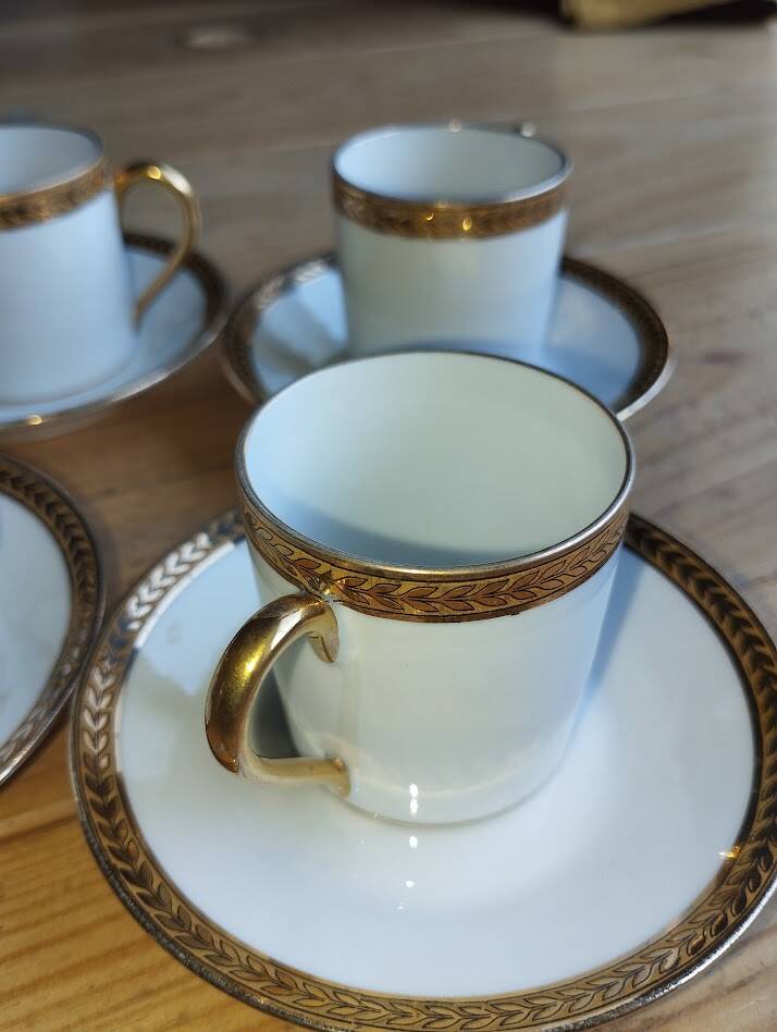 Coffee service for 6 people in Limoges porcelain by Robert Haviland, 1930.