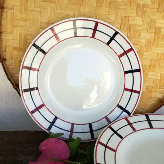 Plates vintage basques