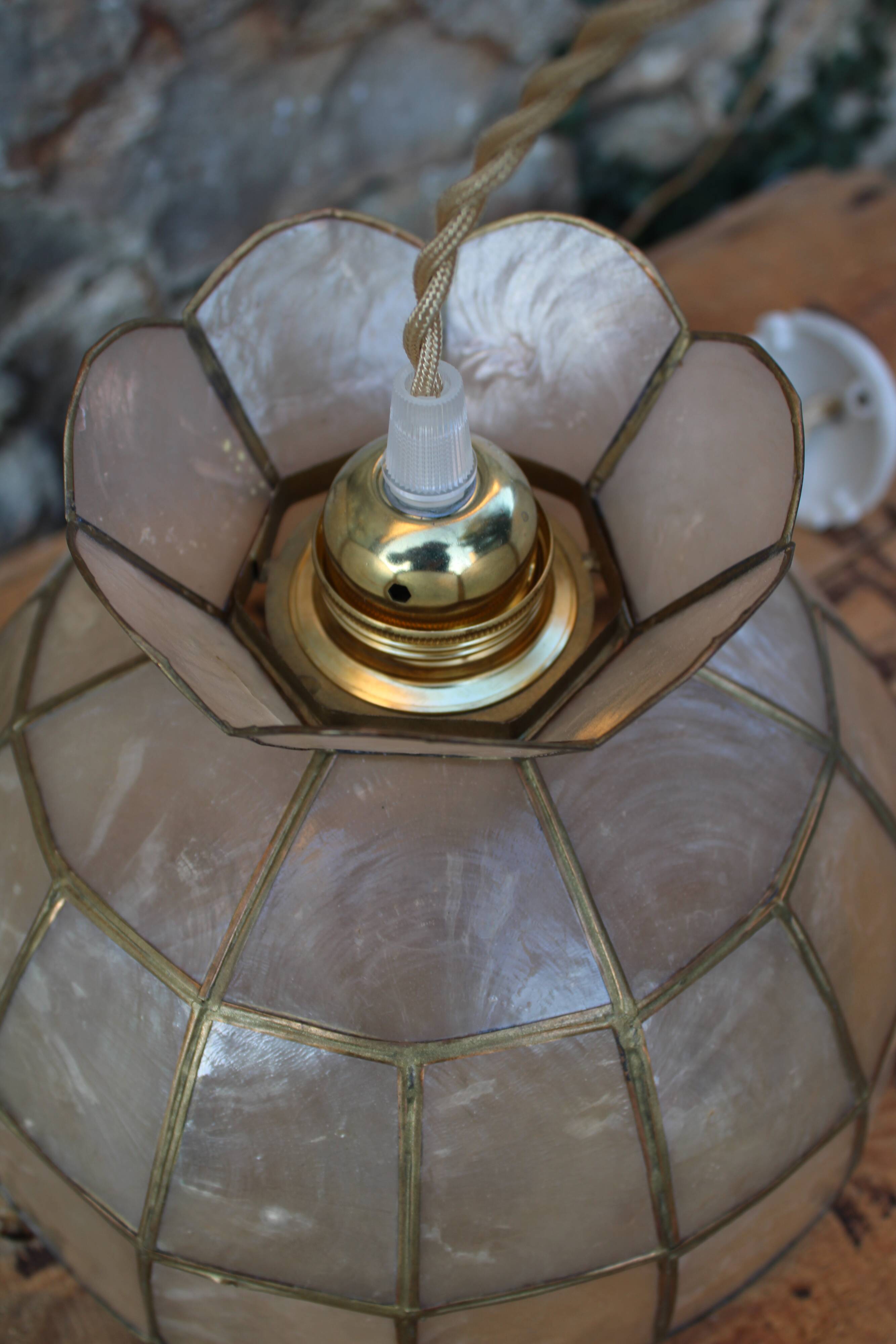 Hanging in mother-of-pearl and brass
