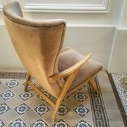Fauteuil haut scandinave wing chair velour marron
