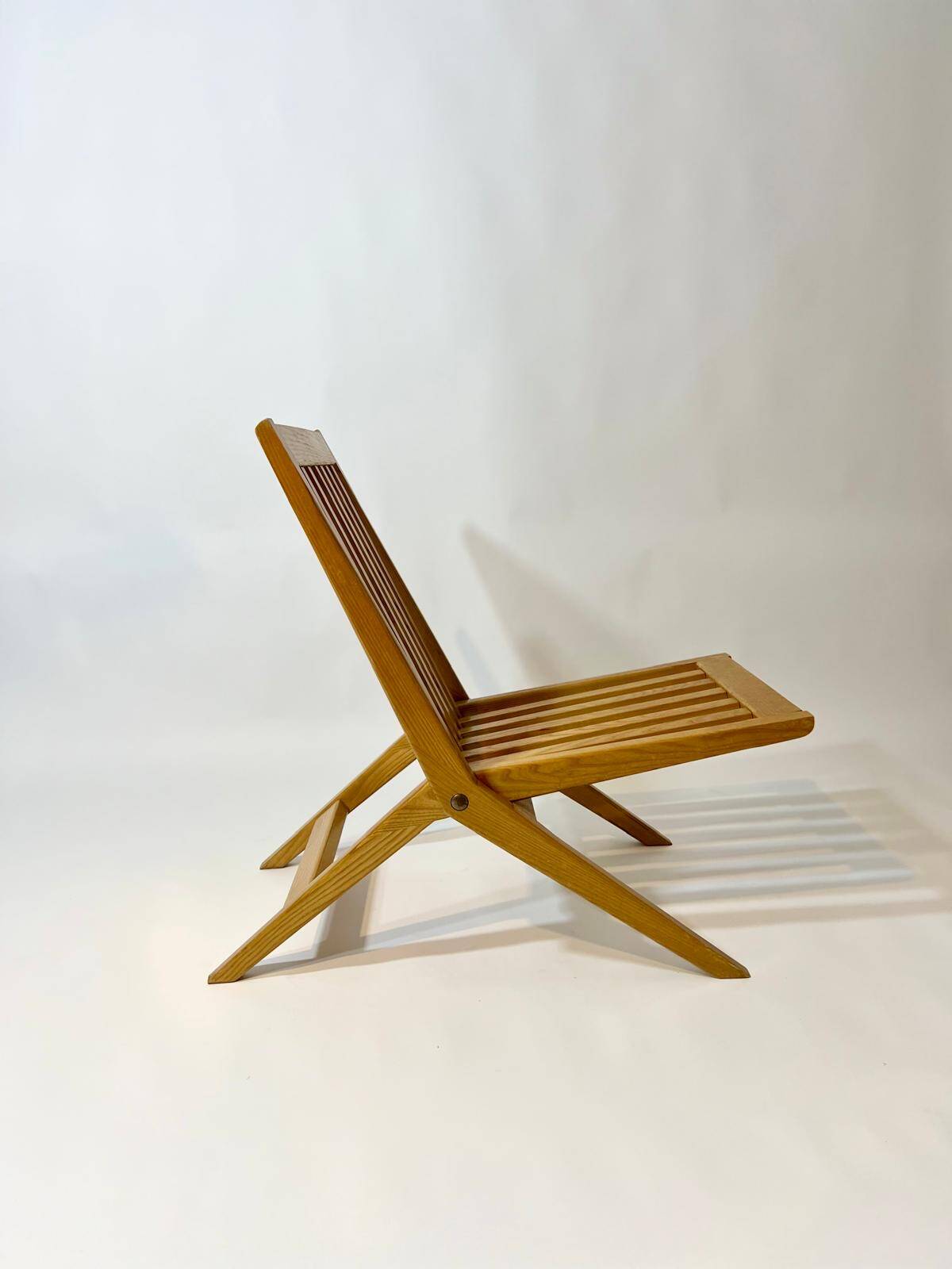 Vintage design solid wood scissor chairs and table from the 1970s